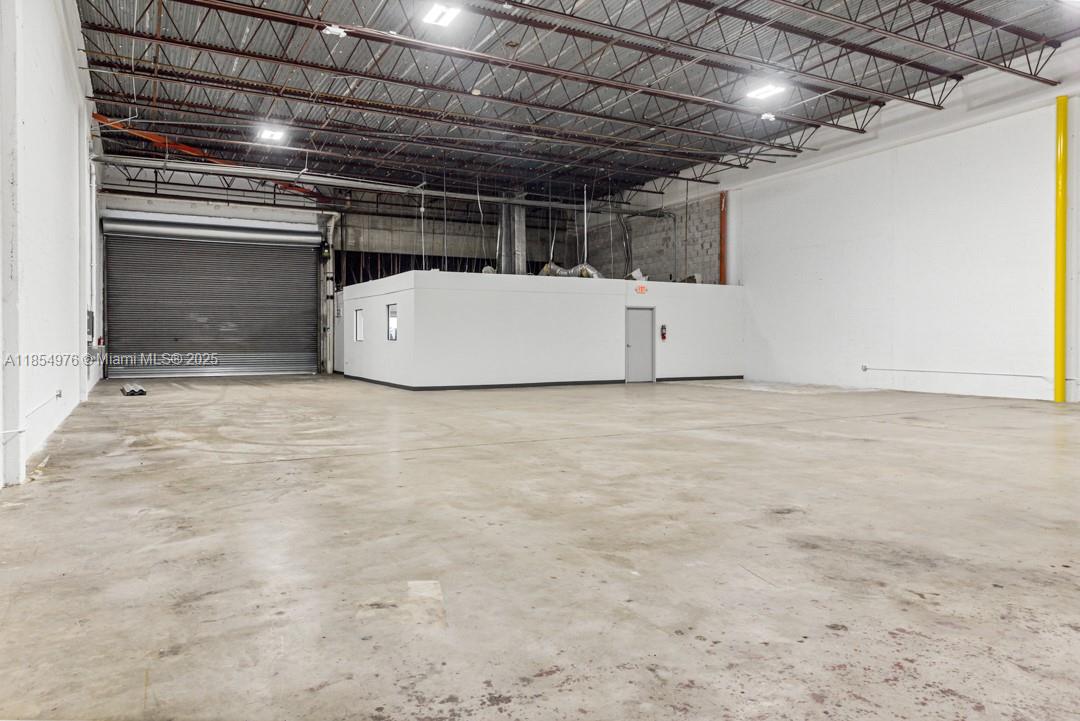 See details 7827 / sq. ft. $ 2025-08-22 0 Photo