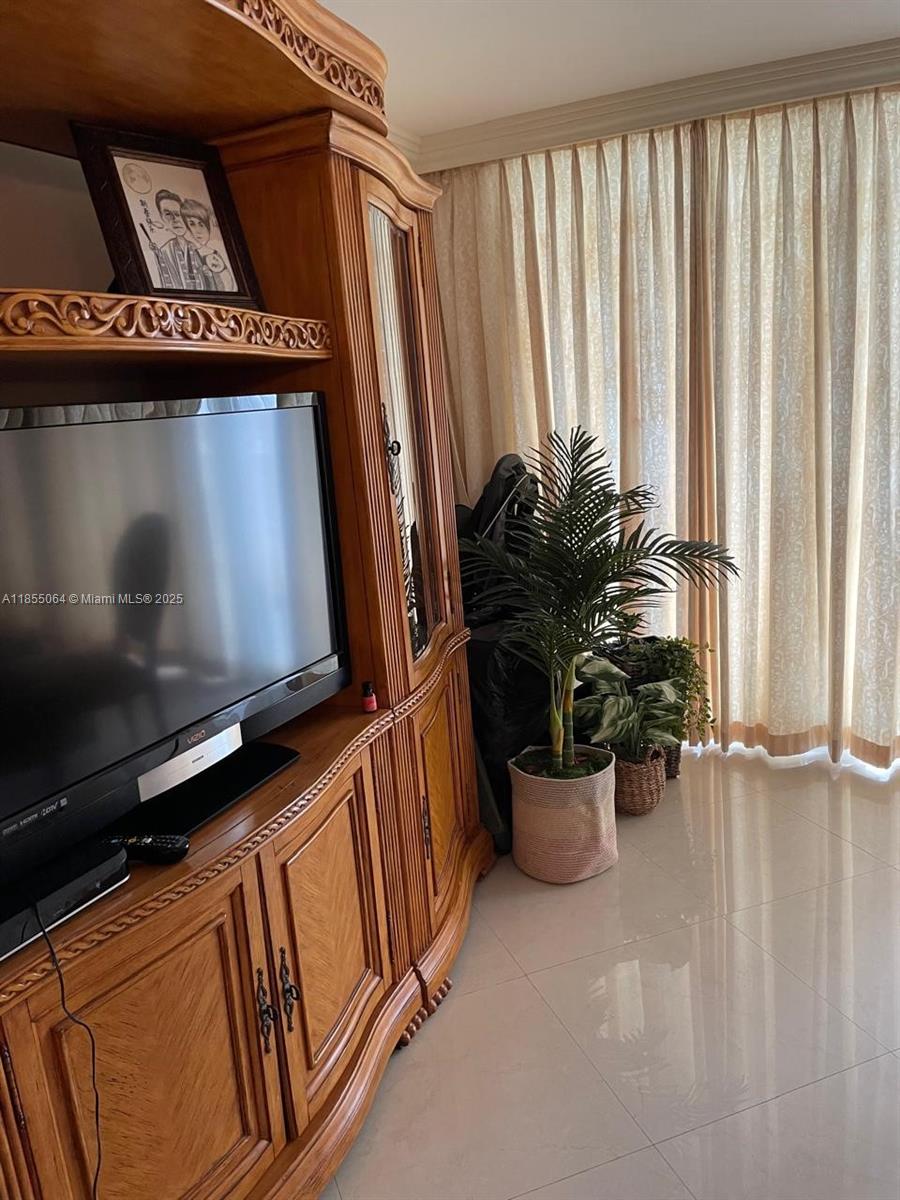 Ver detalles 917 2 / 2 1521 sq. ft. $ 2025-08-07 0 foto