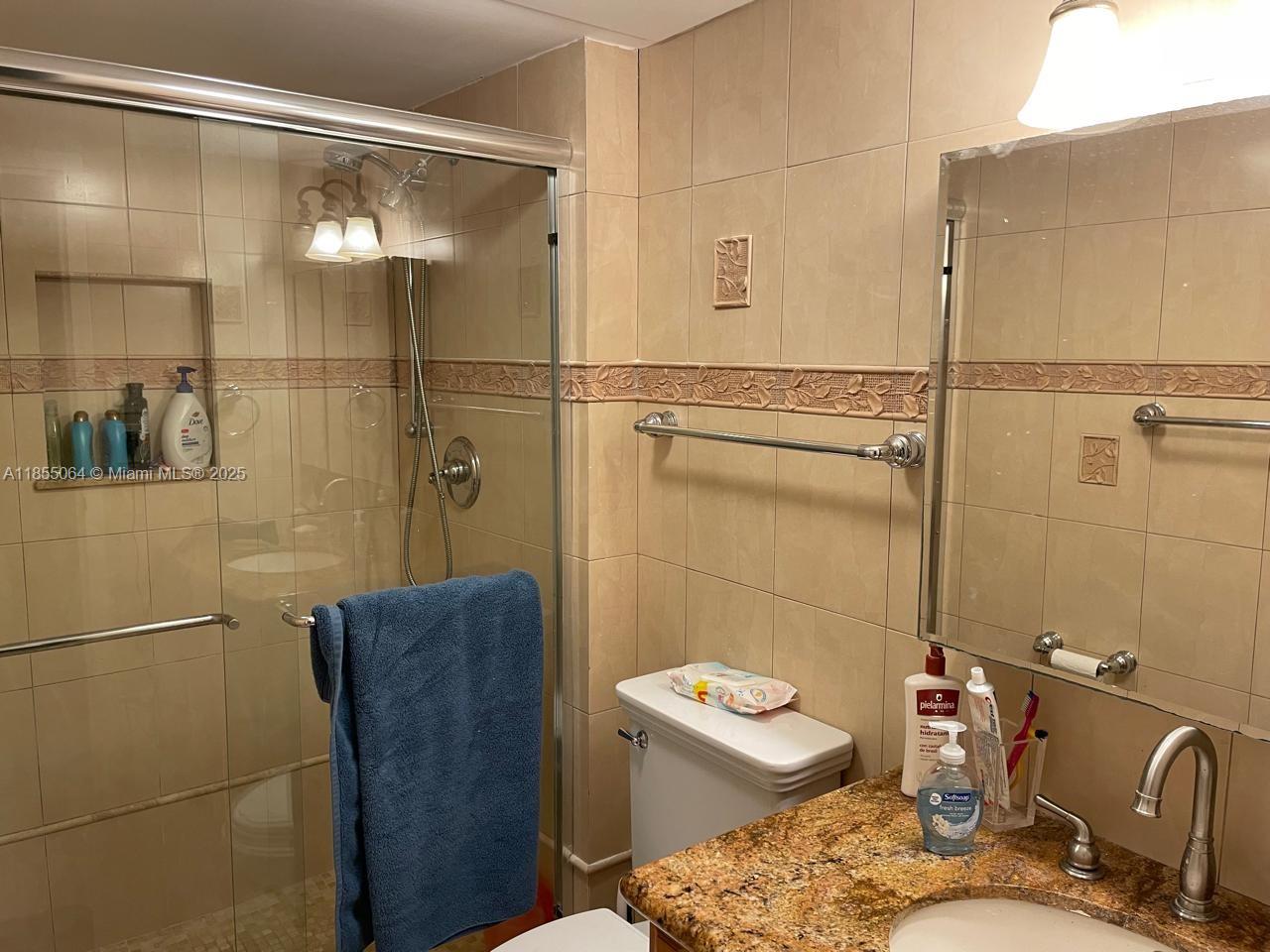 Ver detalles 917 2 / 2 1521 sq. ft. $ 2025-08-07 0 foto