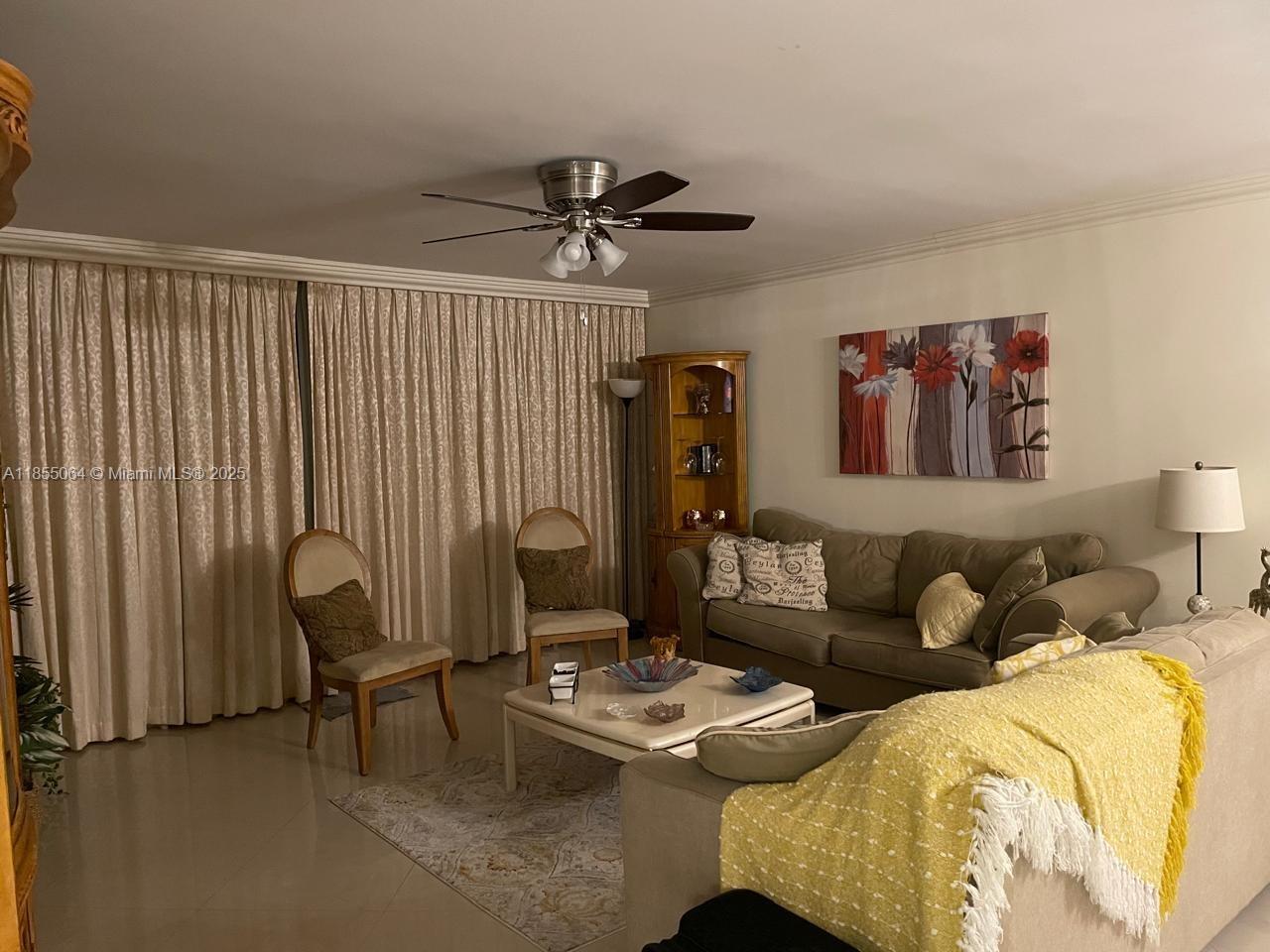 Ver detalles 917 2 / 2 1521 sq. ft. $ 2025-08-07 0 foto