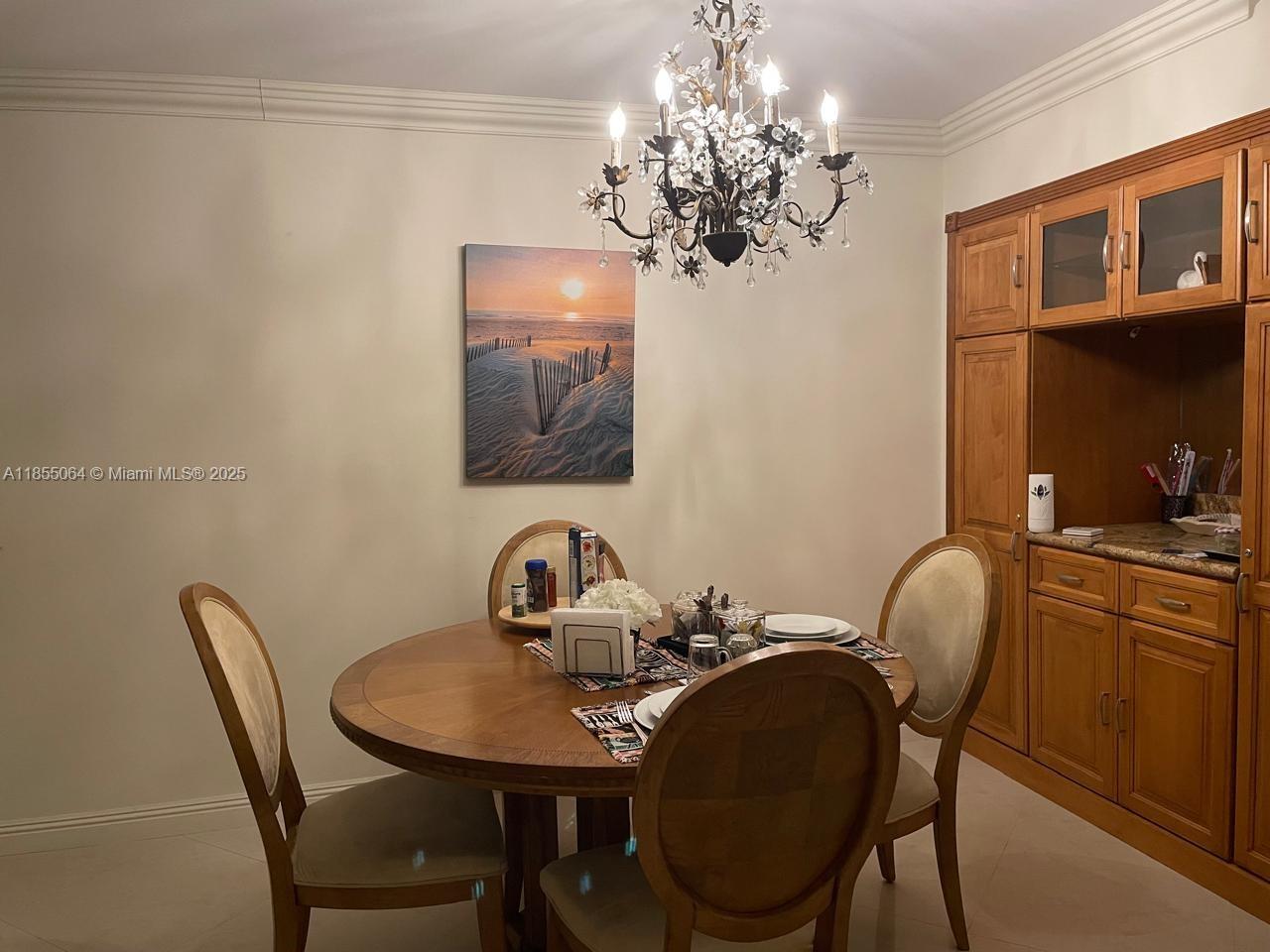Ver detalles 917 2 / 2 1521 sq. ft. $ 2025-08-07 0 foto