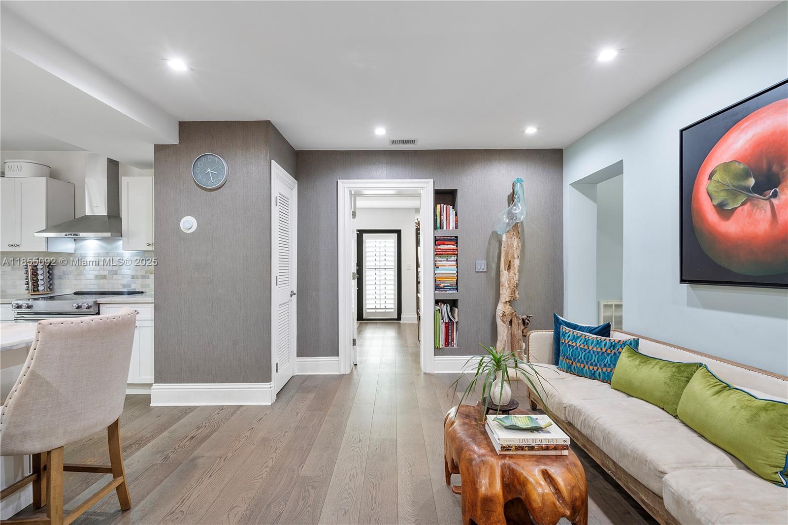 See details / sq. ft. $ 2025-08-08 0 Photo