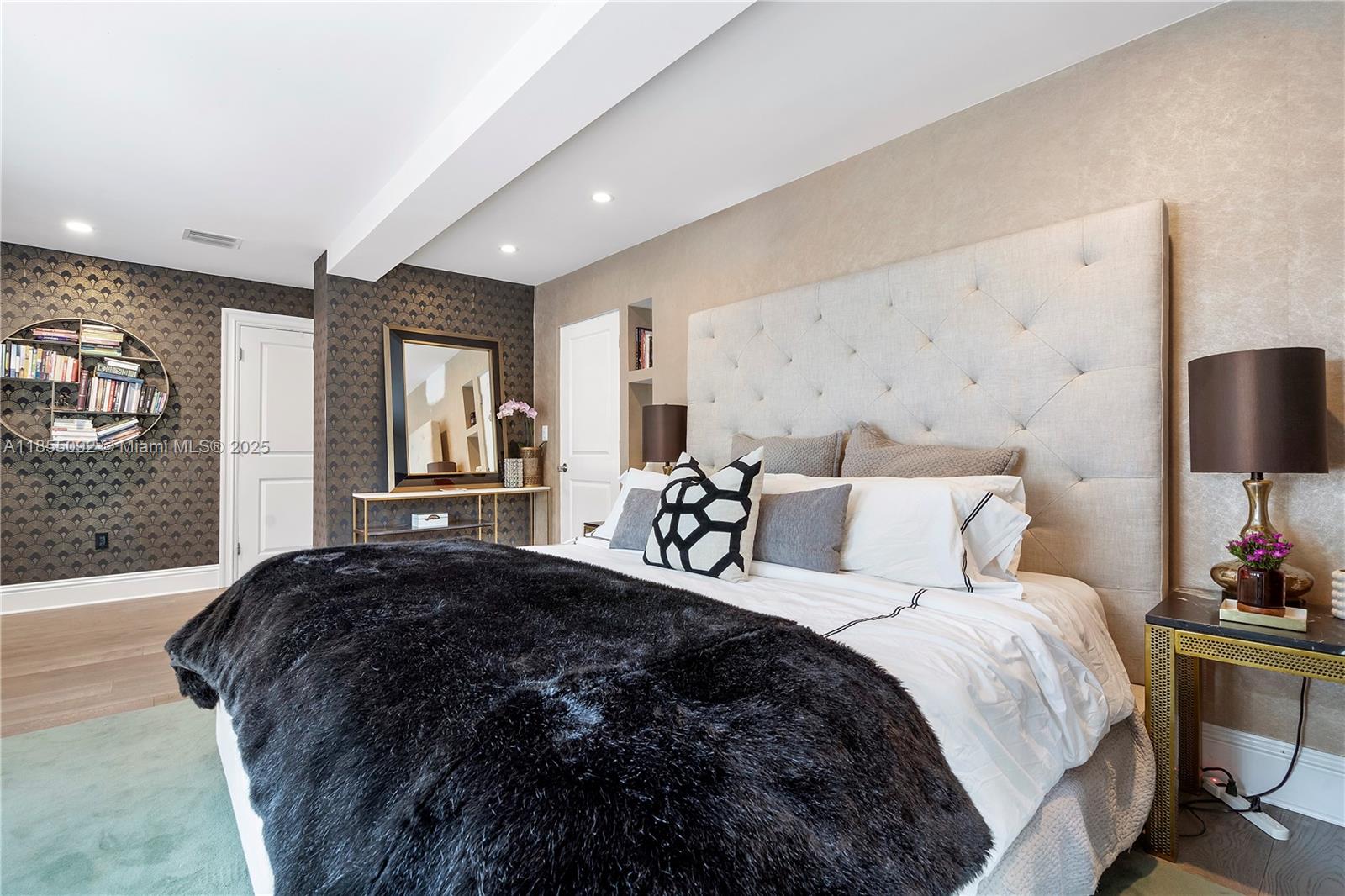 See details / sq. ft. $ 2025-08-08 0 Photo