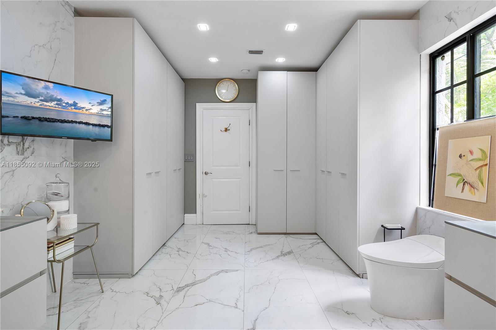 See details / sq. ft. $ 2025-08-08 0 Photo