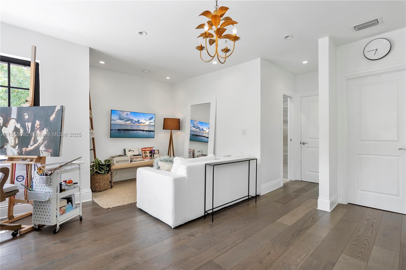 See details / sq. ft. $ 2025-08-08 0 Photo