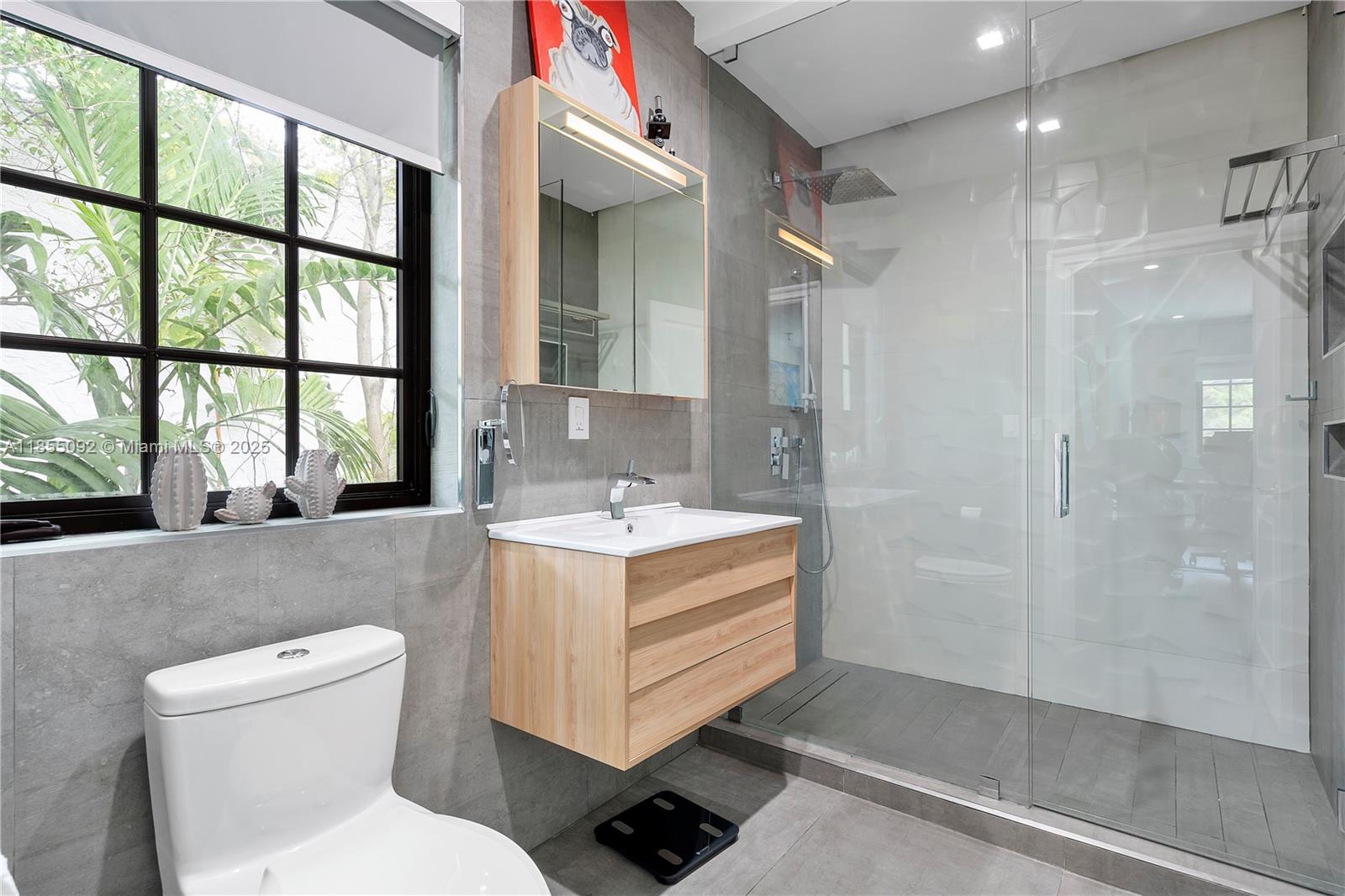 See details / sq. ft. $ 2025-08-08 0 Photo
