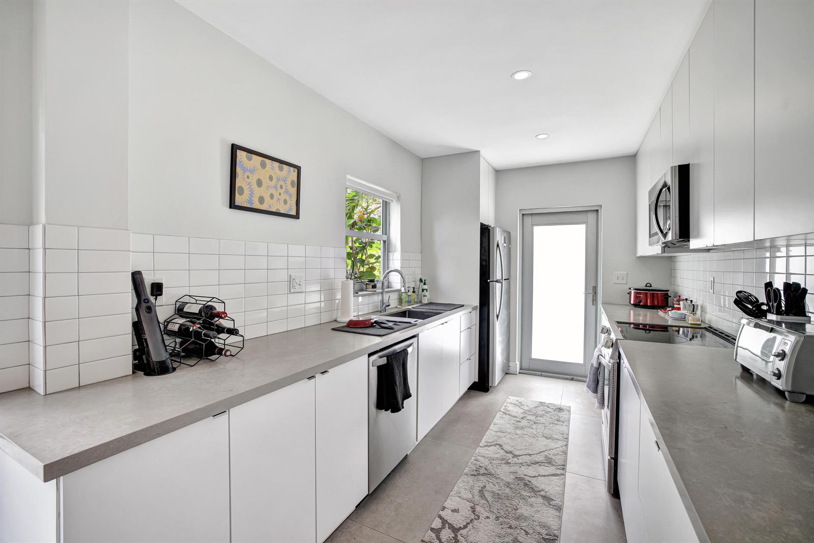   / 2 3789 sq. ft. $ 2026-06-15 0 foto