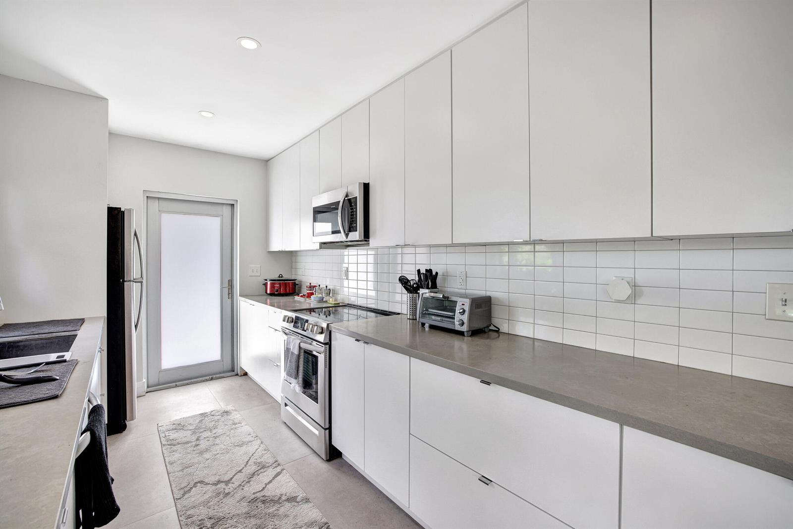   / 2 3789 sq. ft. $ 2026-06-15 0 foto