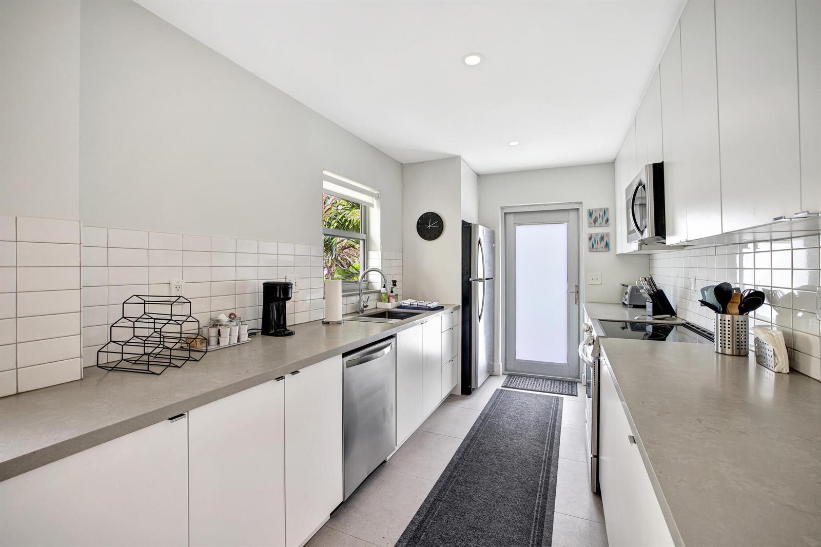   / 2 3789 sq. ft. $ 2026-06-15 0 foto