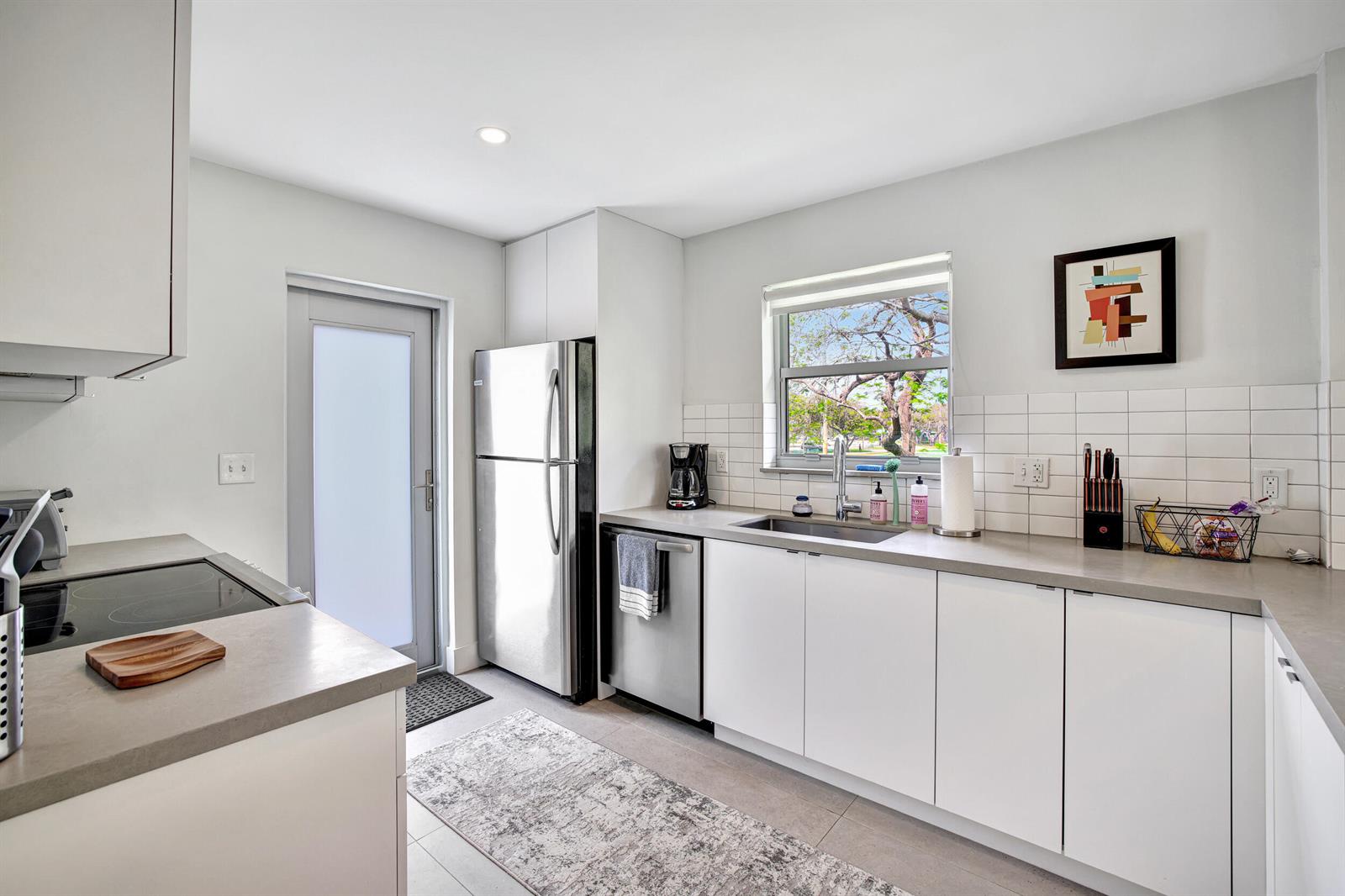   / 2 3789 sq. ft. $ 2026-06-15 0 foto