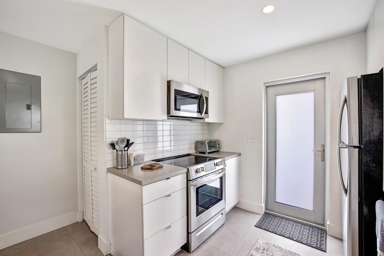   / 2 3789 sq. ft. $ 2026-06-15 0 foto
