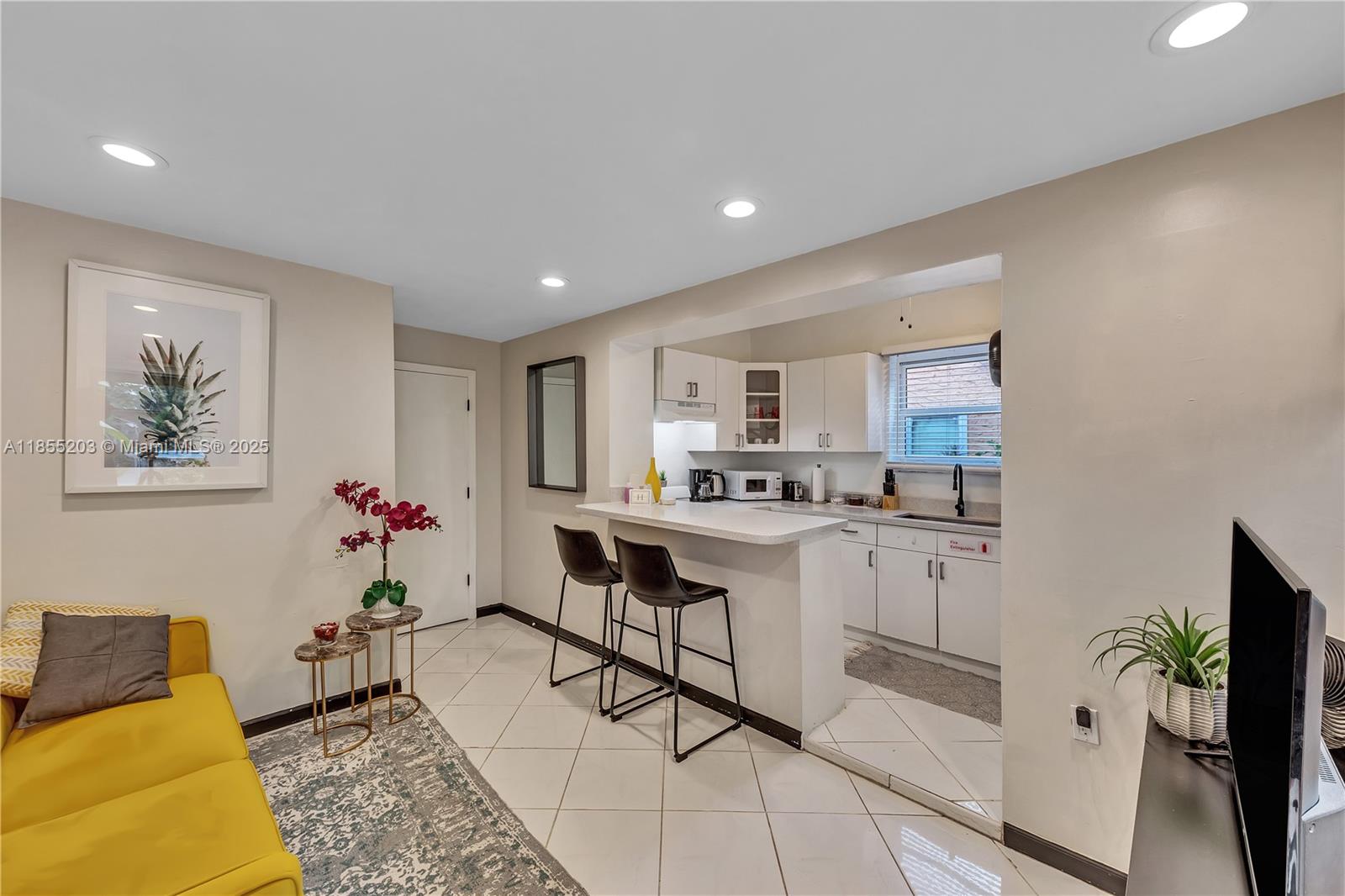 See details / 1021 sq. ft. $ 2025-08-08 0 Photo