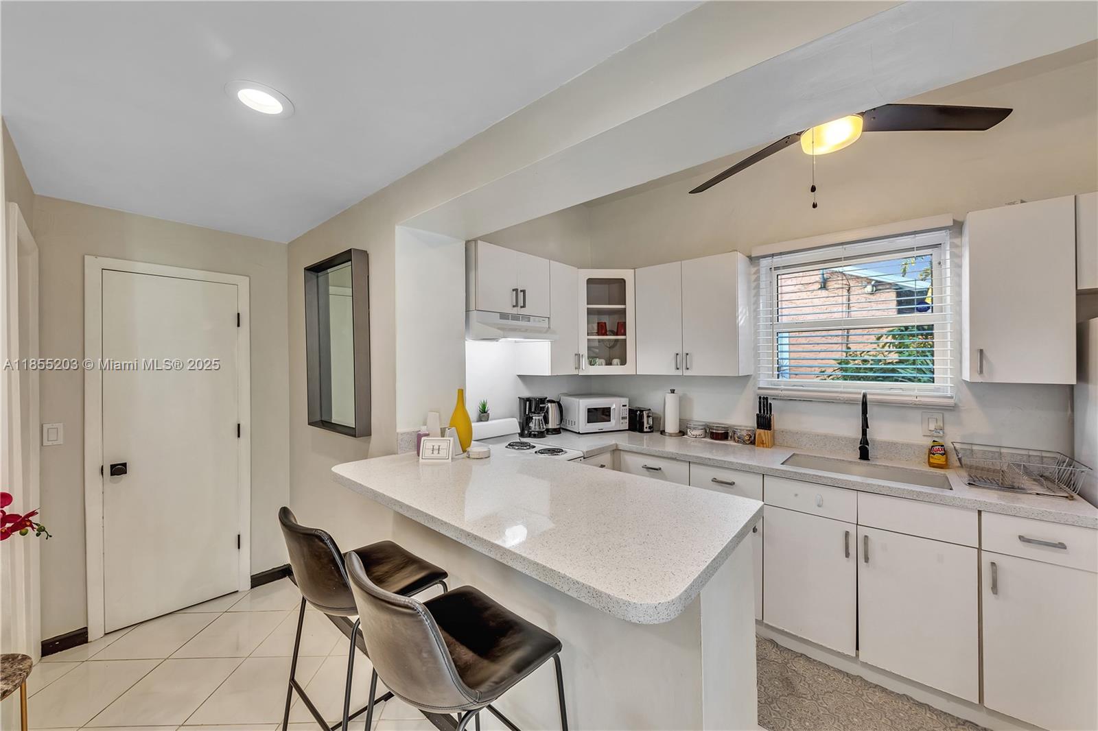 See details / 1021 sq. ft. $ 2025-08-08 0 Photo