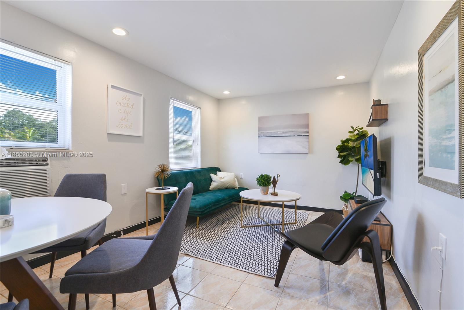 See details / 1021 sq. ft. $ 2025-08-08 0 Photo