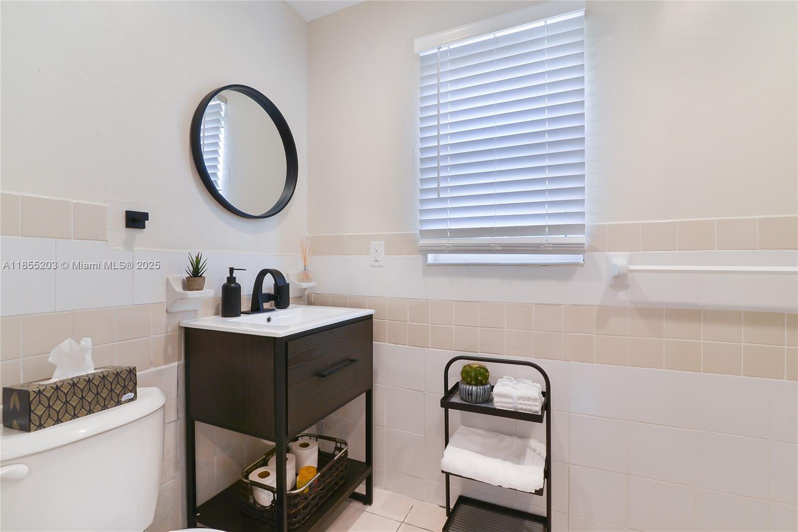 See details / 1021 sq. ft. $ 2025-08-08 0 Photo