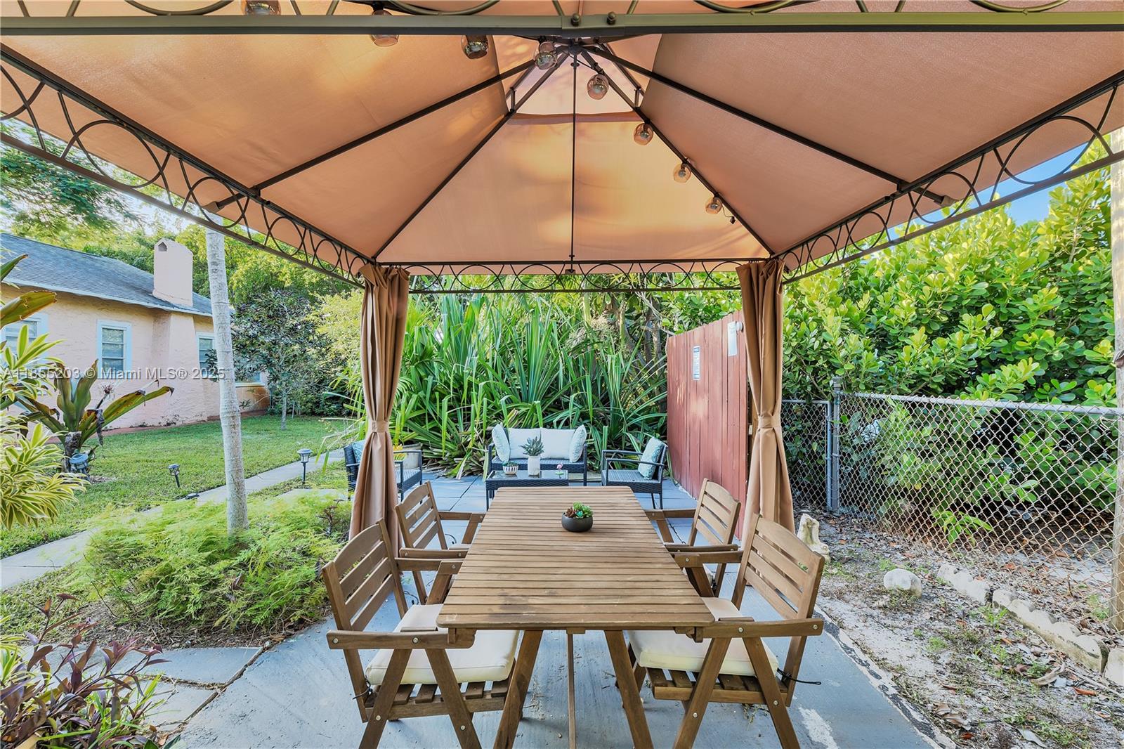 See details / 1021 sq. ft. $ 2025-08-08 0 Photo