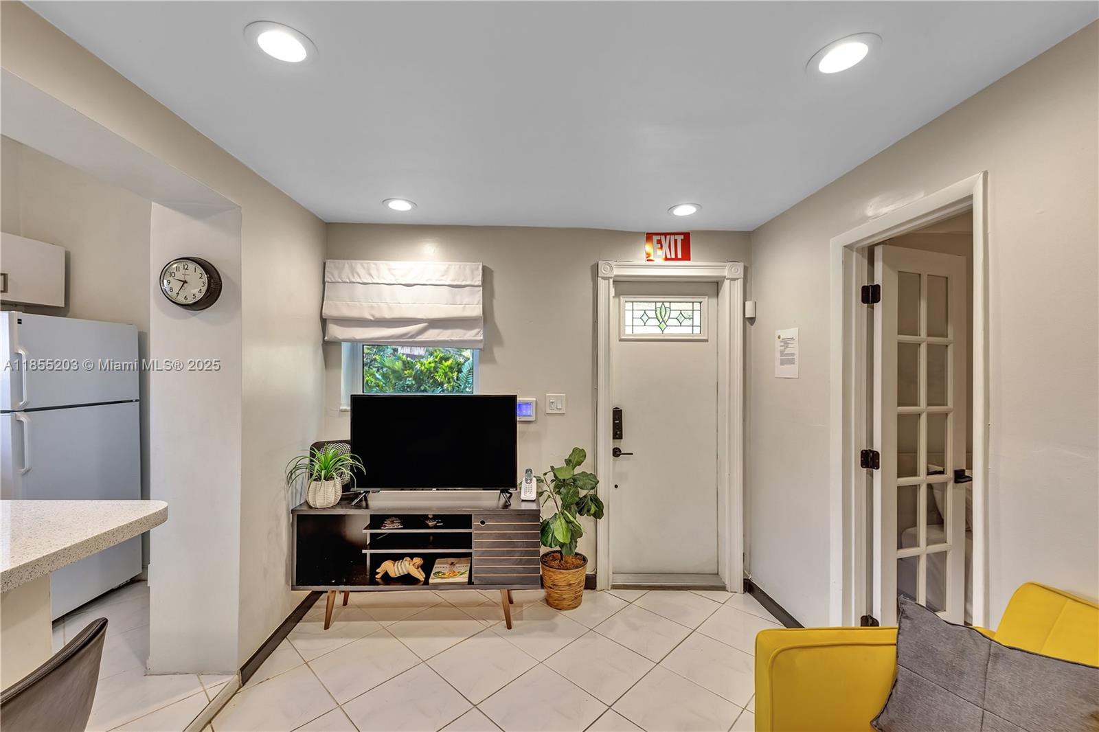 See details / 1021 sq. ft. $ 2025-08-08 0 Photo