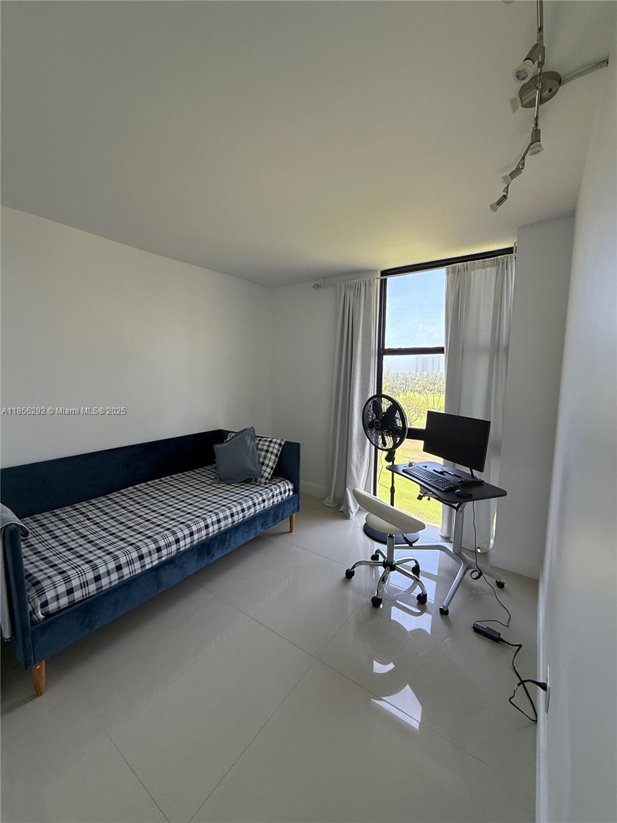 Photo of 20335 Country Club Dr  #608, Aventura, Florida, 33180 - 