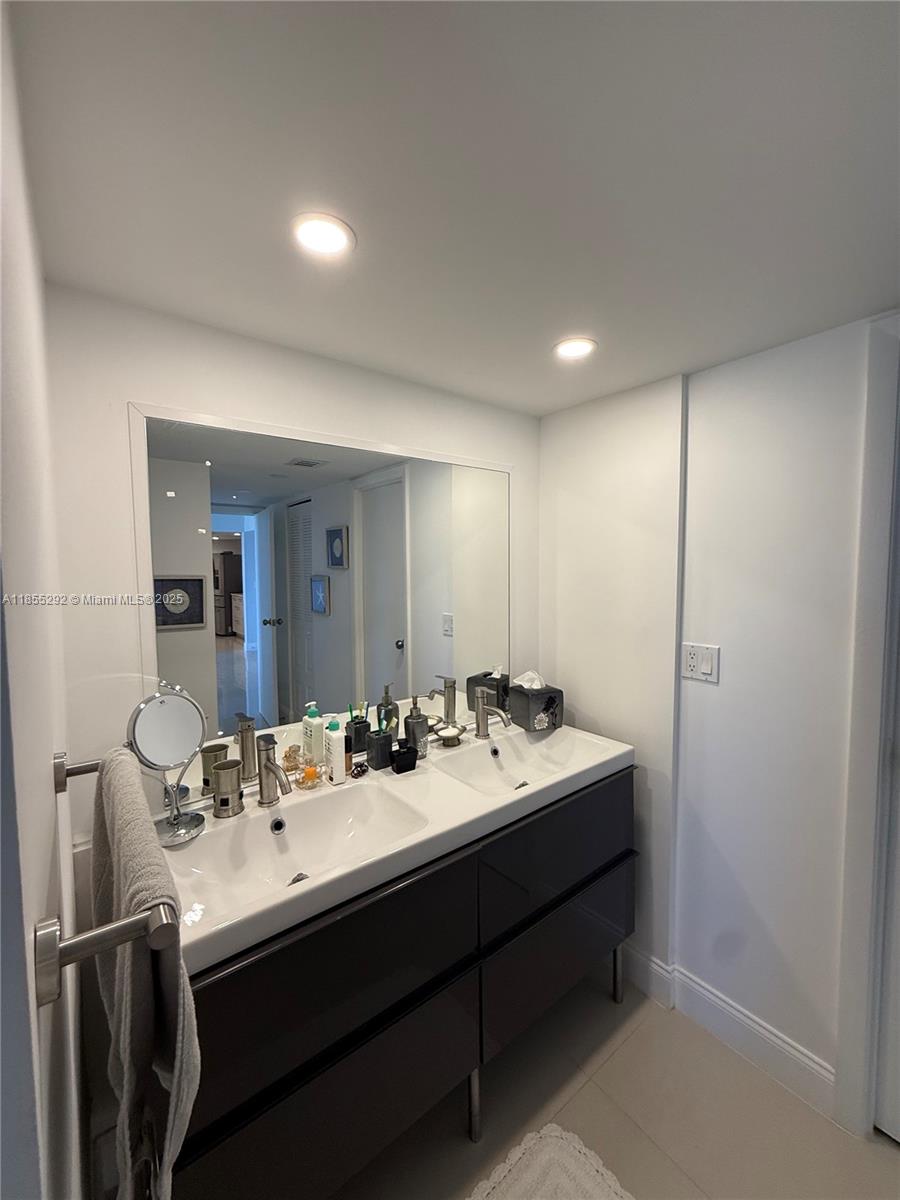 Photo of 20335 Country Club Dr  #608, Aventura, Florida, 33180 - 