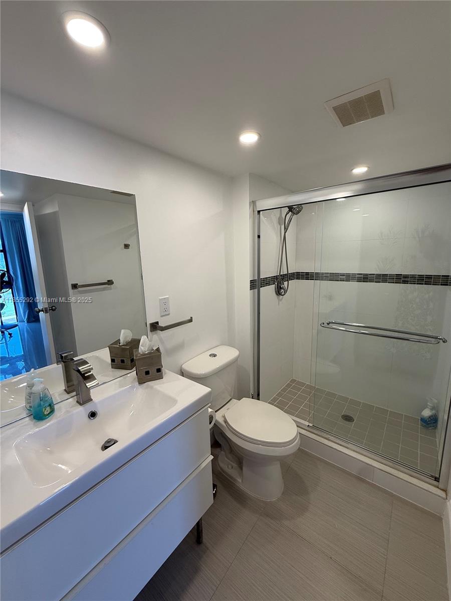 Photo of 20335 Country Club Dr  #608, Aventura, Florida, 33180 - 