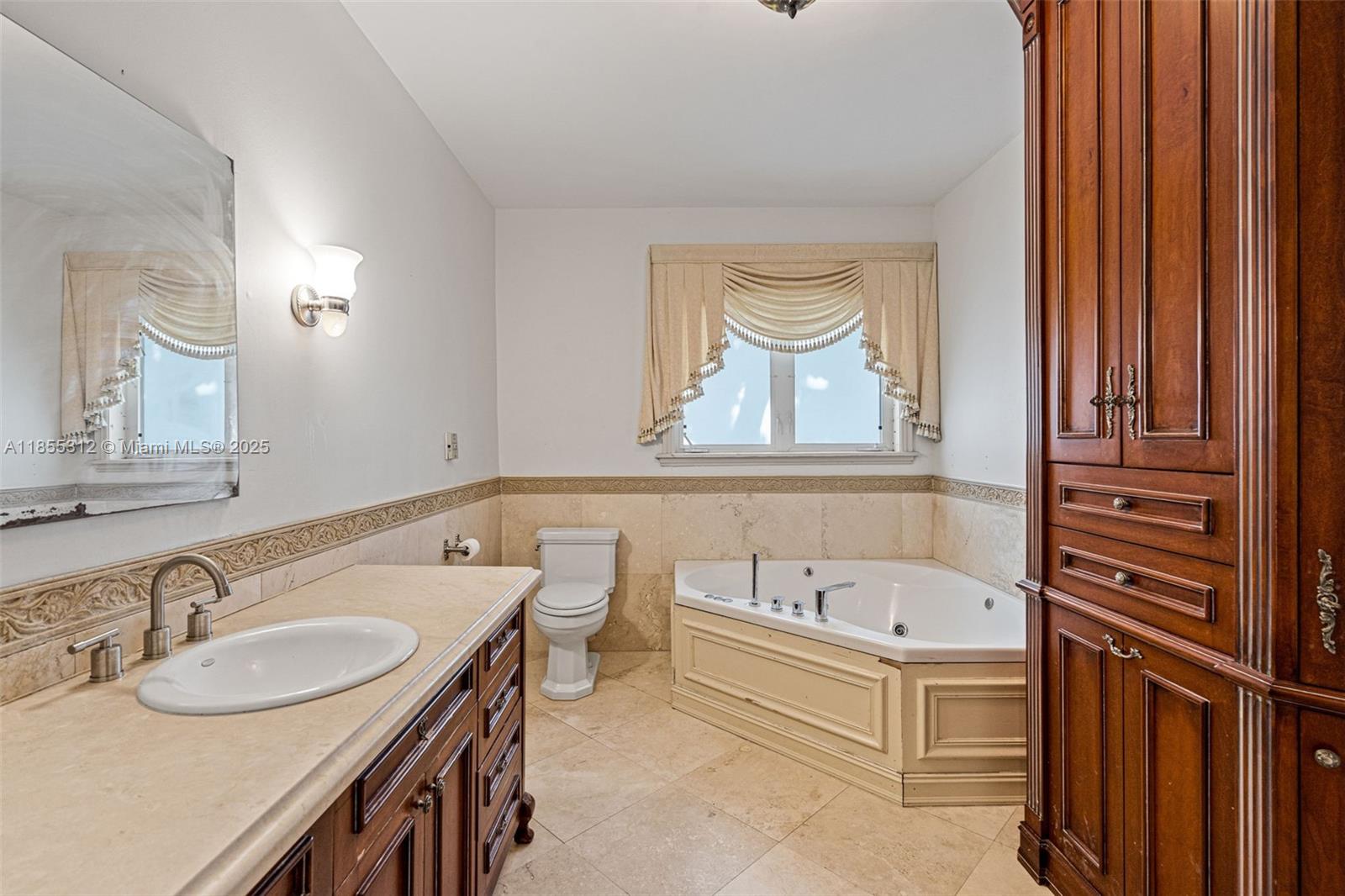 See details / 3630 sq. ft. $ 2025-08-08 0 Photo