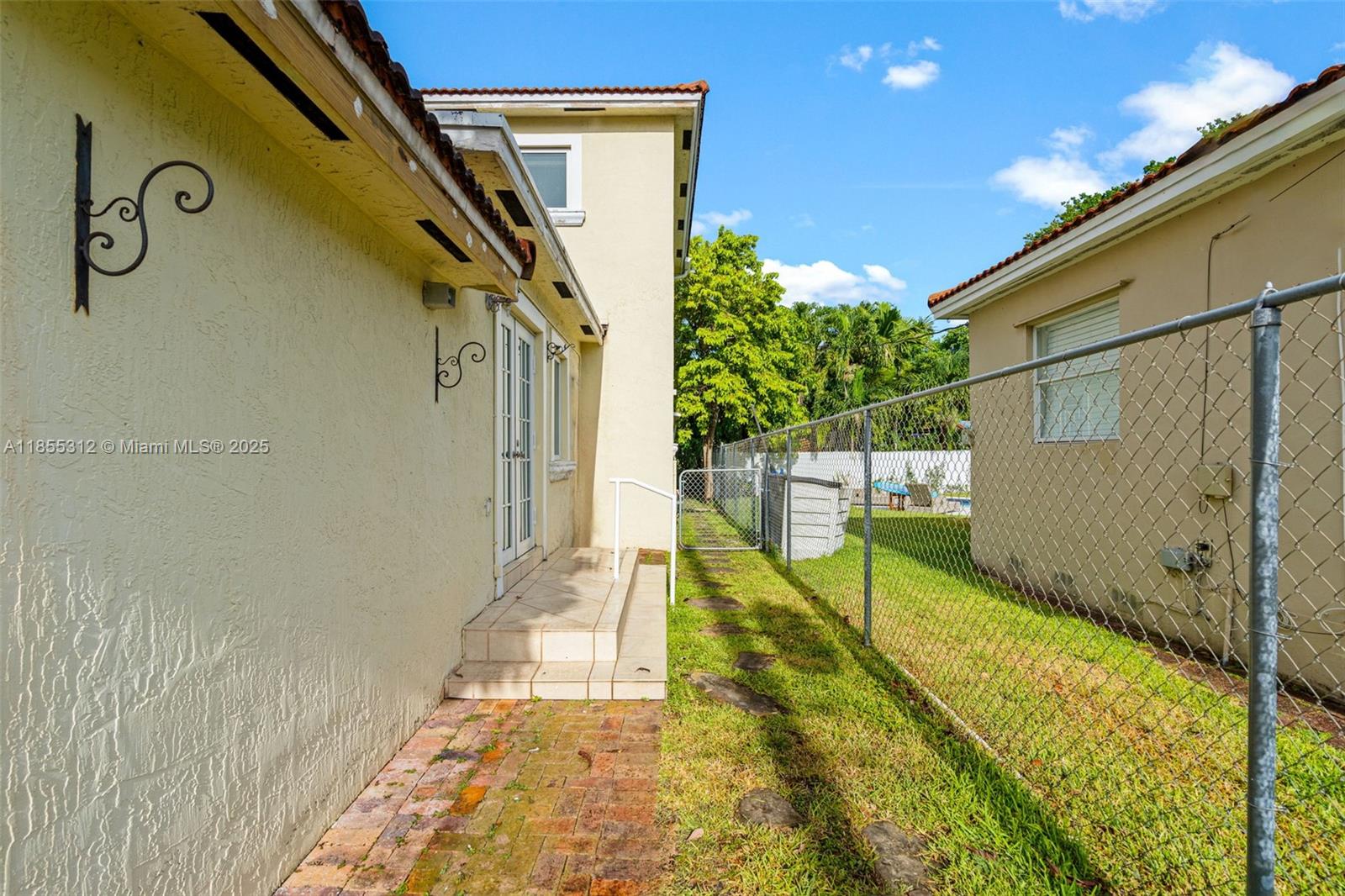 See details / 3630 sq. ft. $ 2025-08-08 0 Photo