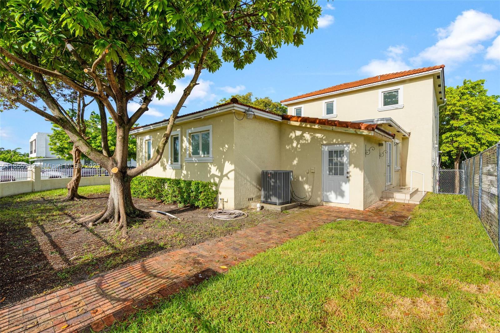 See details / 3630 sq. ft. $ 2025-08-08 0 Photo