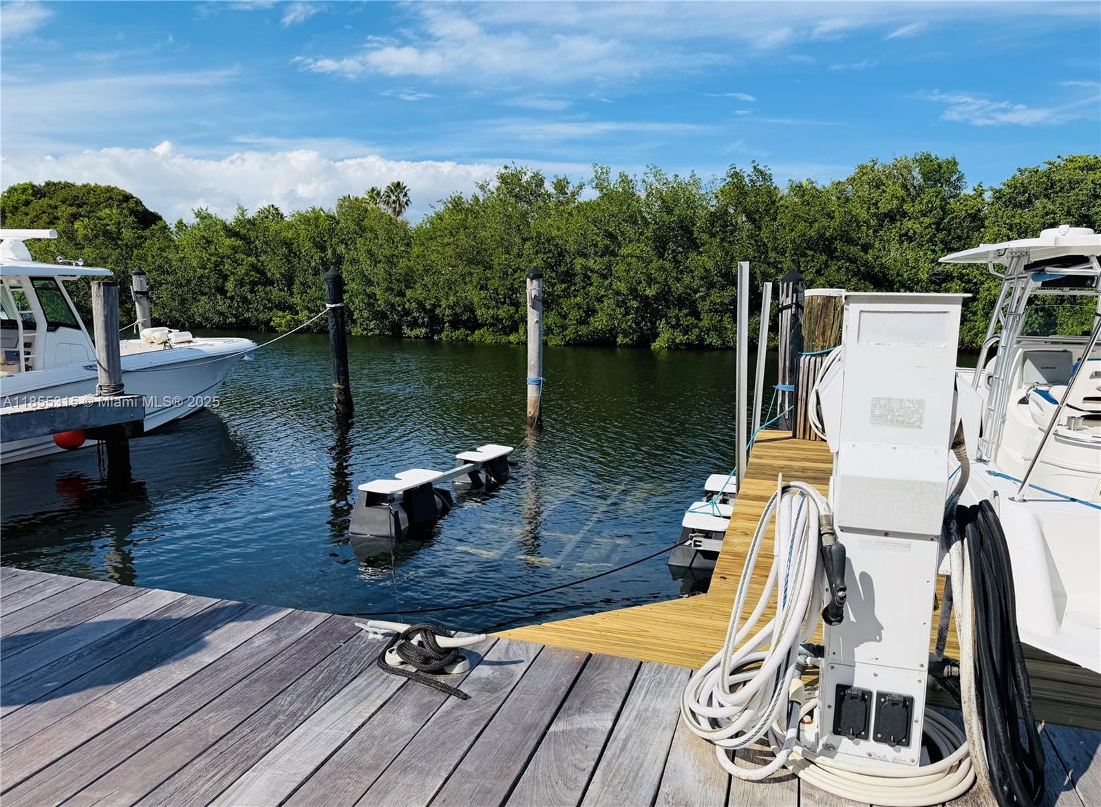 See details / sq. ft. $ 2025-11-08 0 Photo