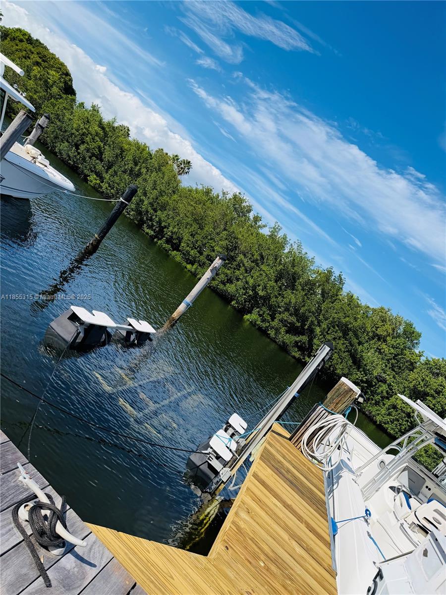 See details / sq. ft. $ 2025-11-08 0 Photo