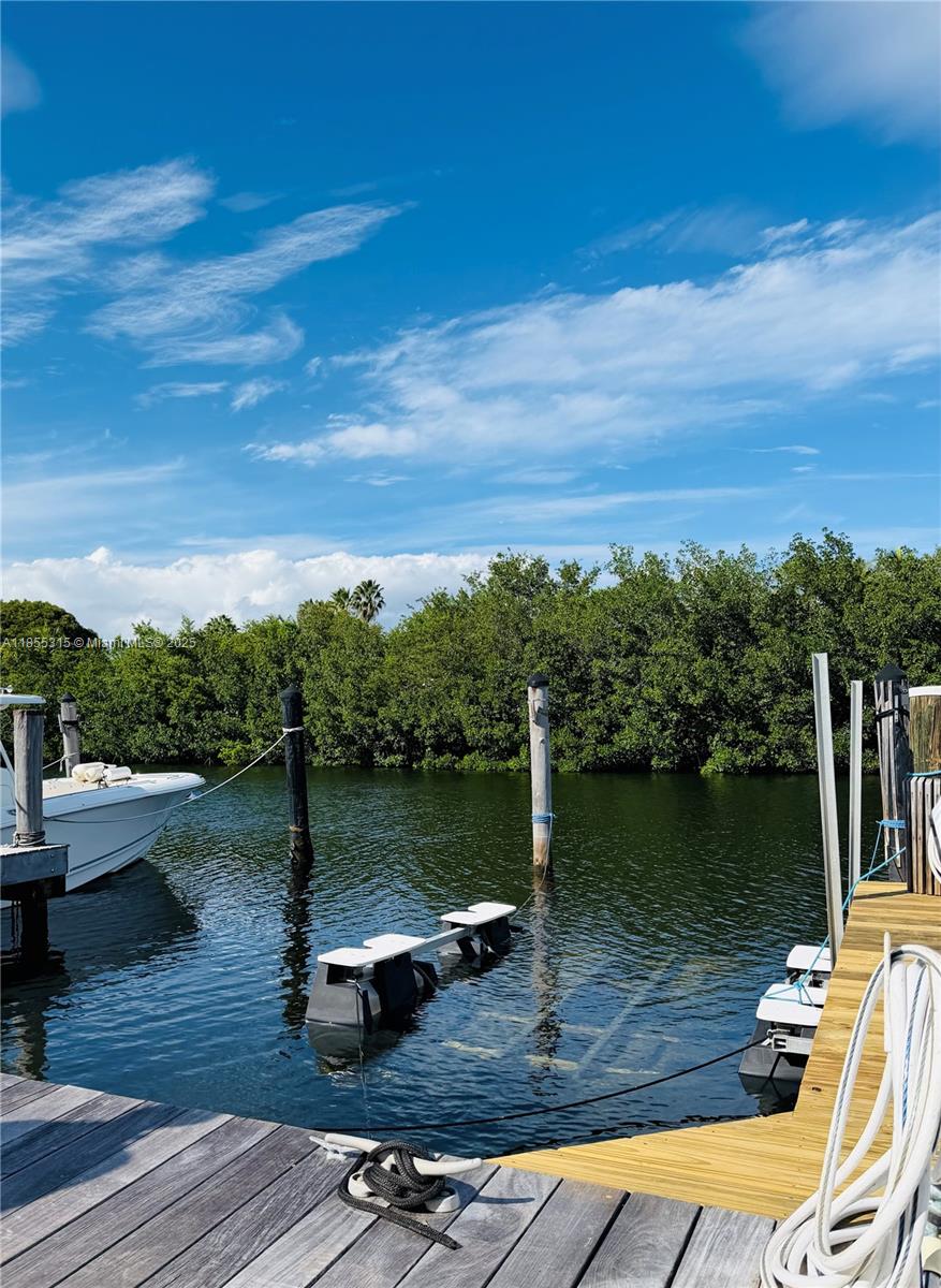 See details / sq. ft. $ 2025-11-08 0 Photo