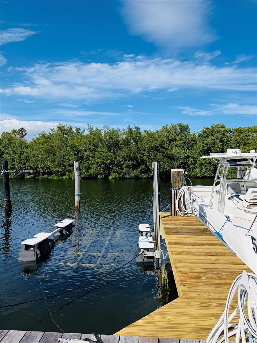 See details / sq. ft. $ 2025-11-08 0 Photo