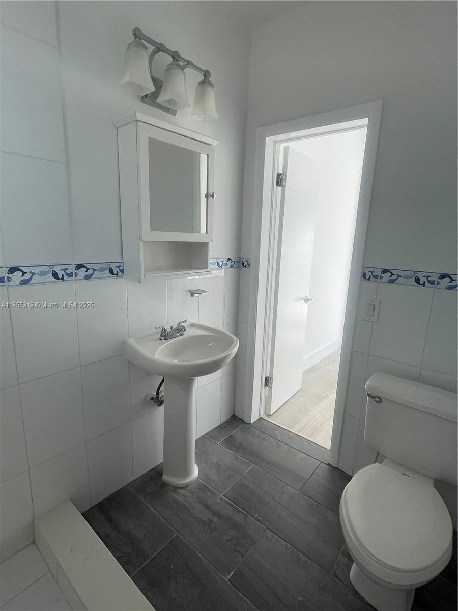 See details / 4306 sq. ft. $ 2025-08-08 0 Photo