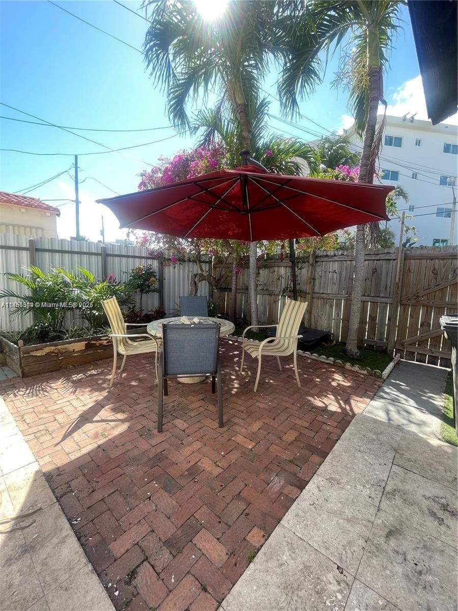 See details / 4306 sq. ft. $ 2025-08-08 0 Photo