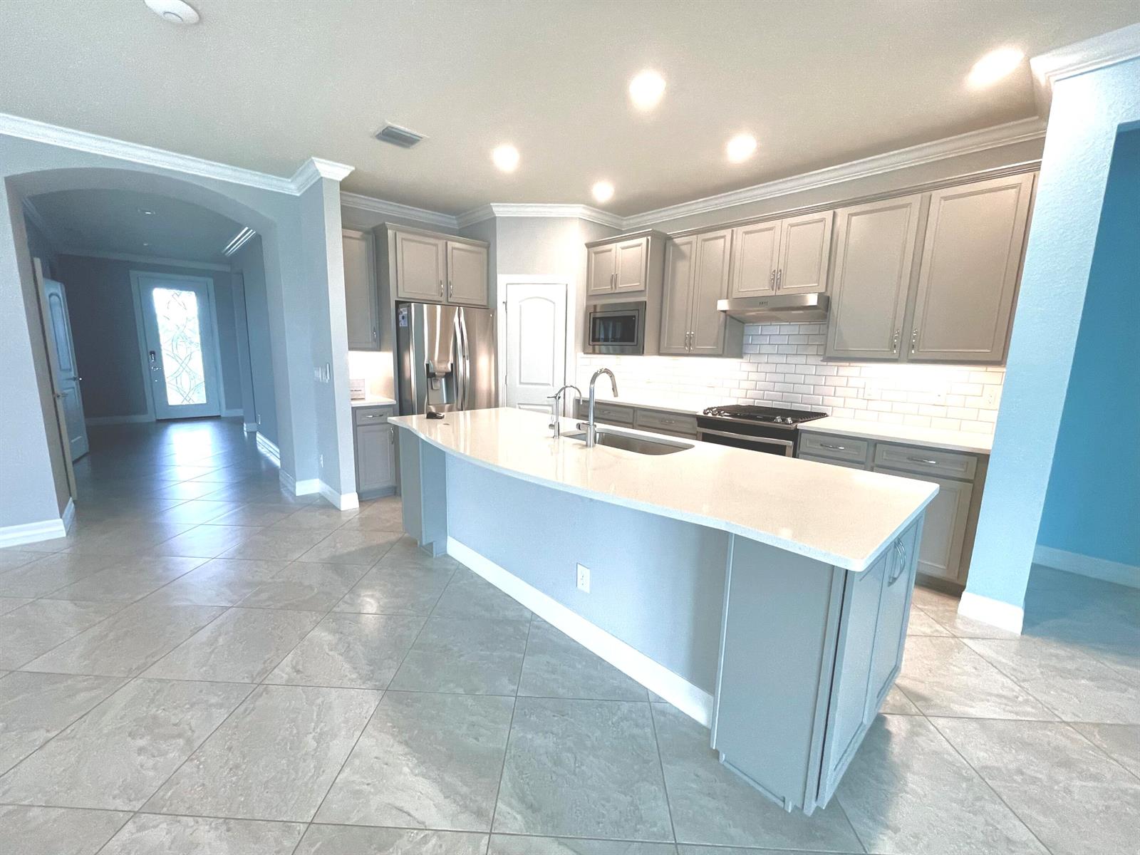 Ver detalles 12820 3 / 2 2175 sq. ft. $ 2026-02-14 0 foto