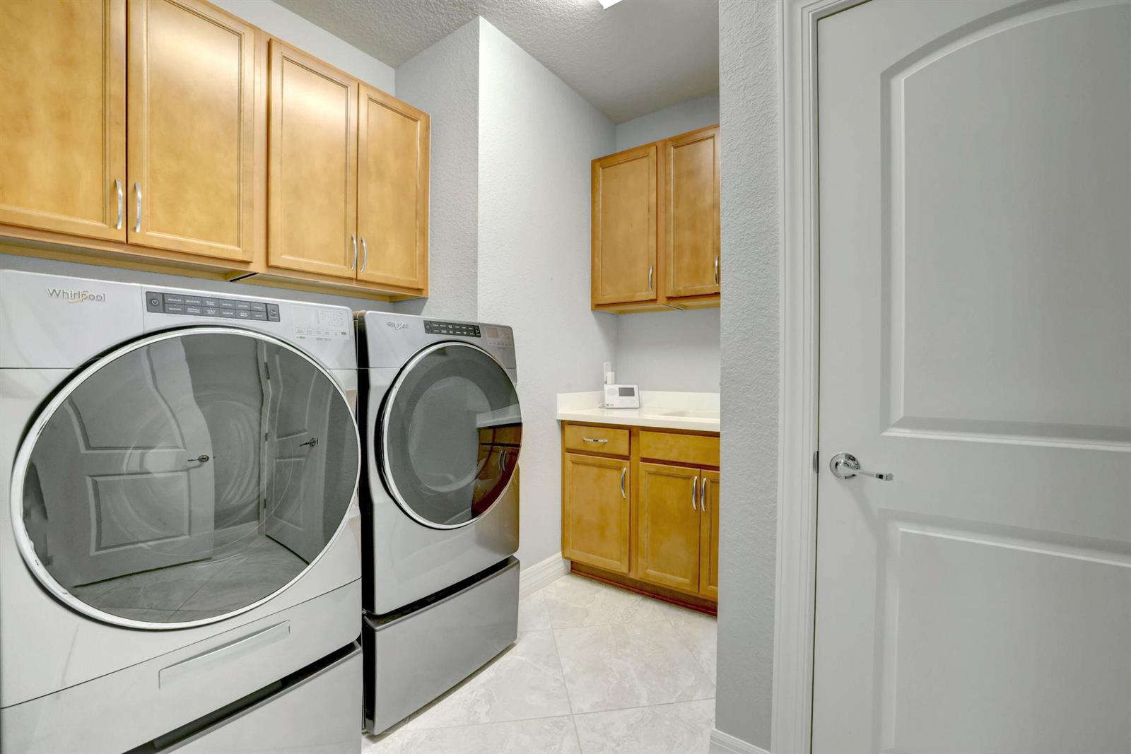 Ver detalles 12820 3 / 2 2175 sq. ft. $ 2026-02-14 0 foto