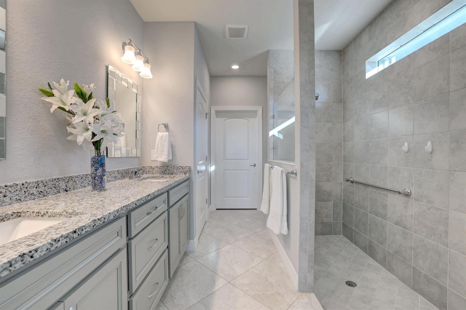 Ver detalles 12820 3 / 2 2175 sq. ft. $ 2026-02-14 0 foto