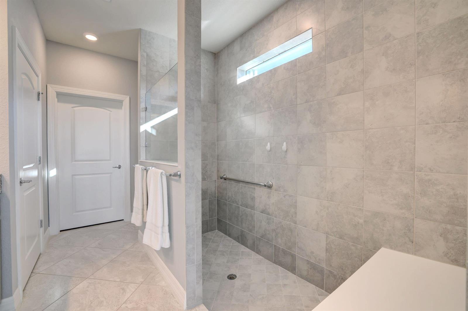 Ver detalles 12820 3 / 2 2175 sq. ft. $ 2026-02-14 0 foto