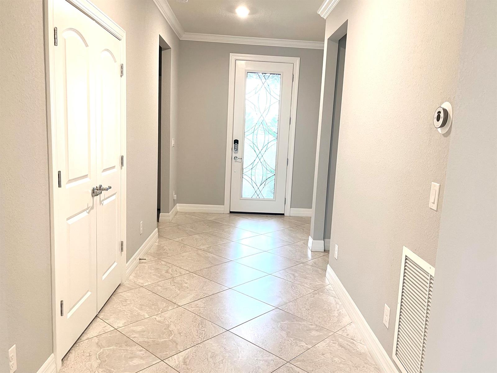 Ver detalles 12820 3 / 2 2175 sq. ft. $ 2026-02-14 0 foto