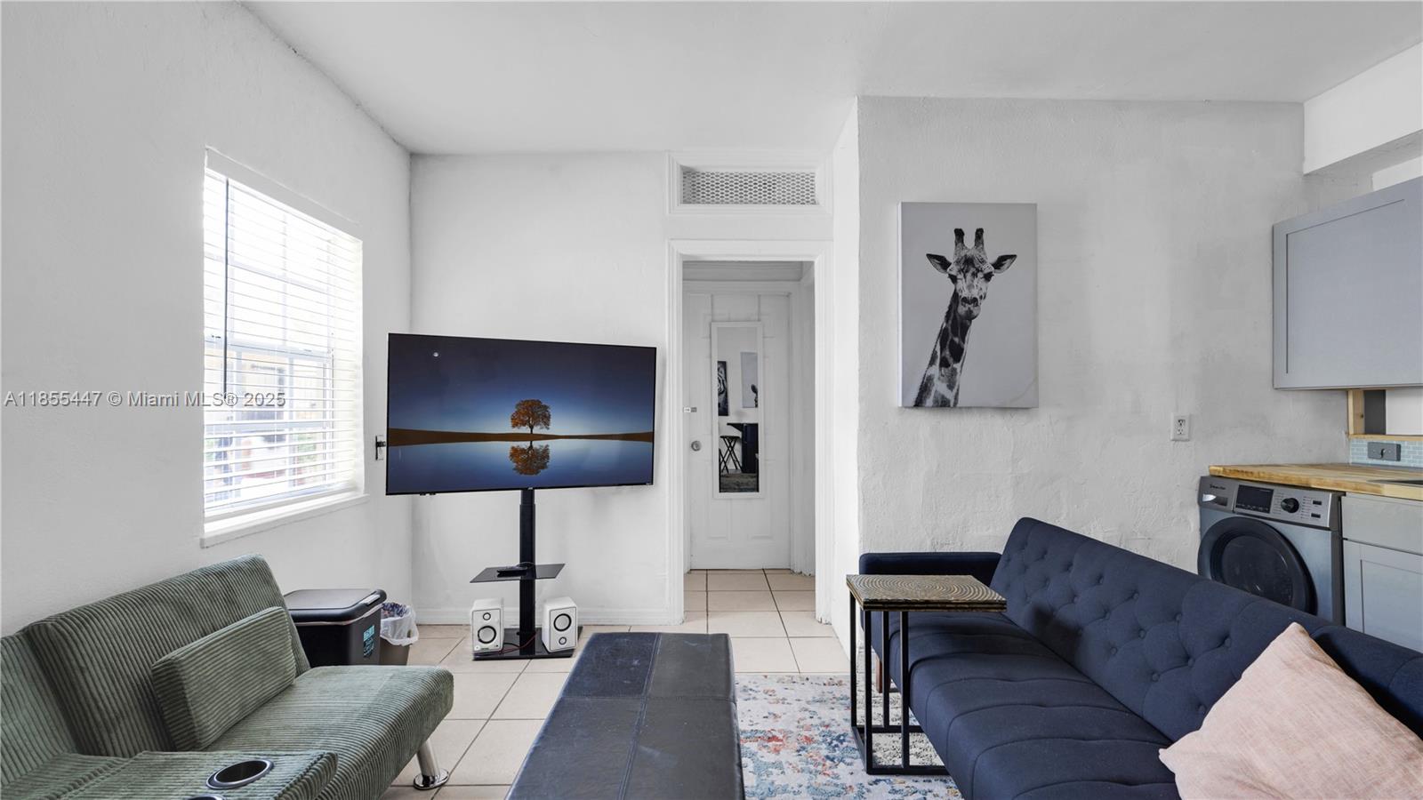 See details / 1656 sq. ft. $ 2025-08-08 0 Photo