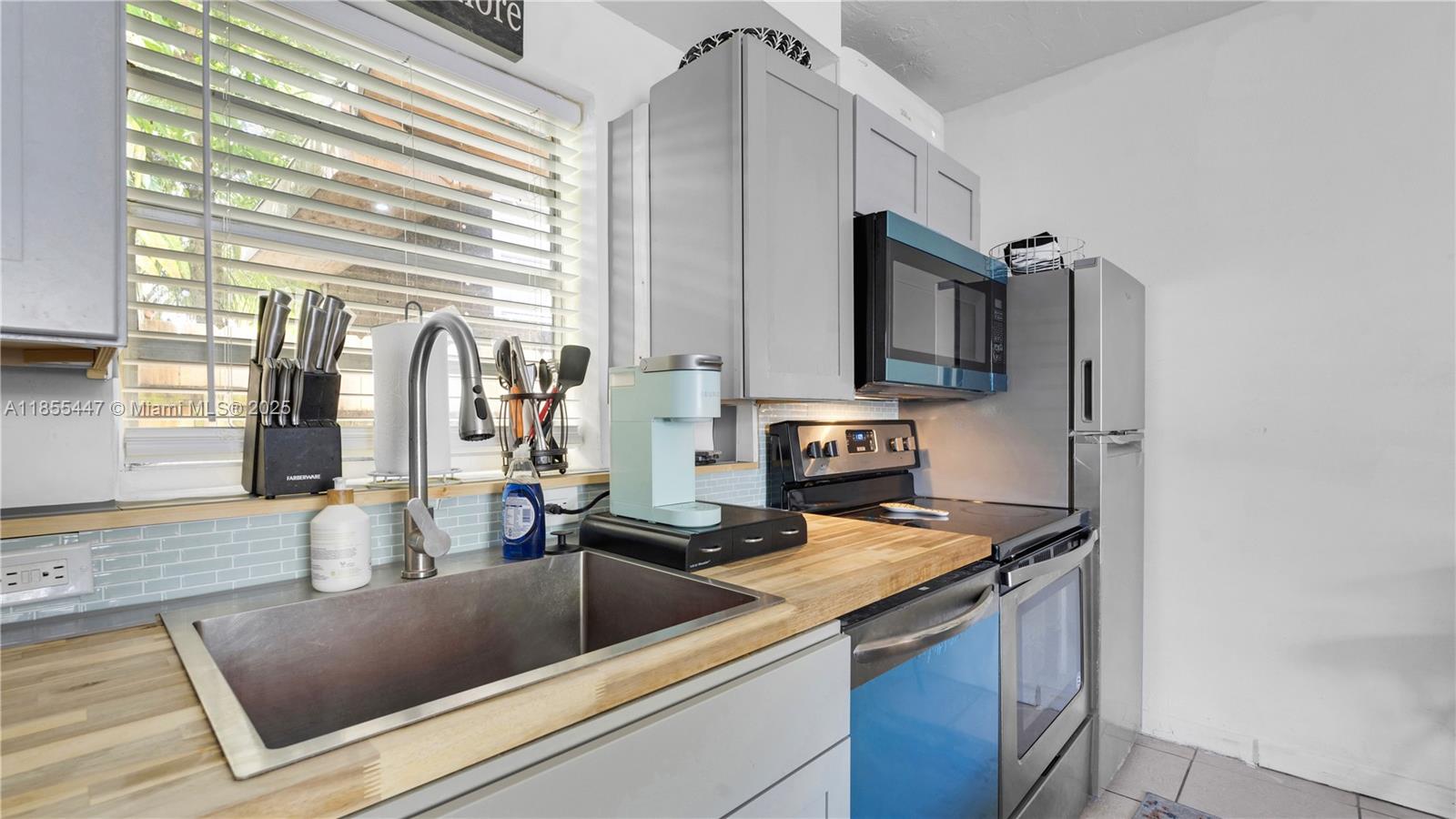 See details / 1656 sq. ft. $ 2025-08-08 0 Photo