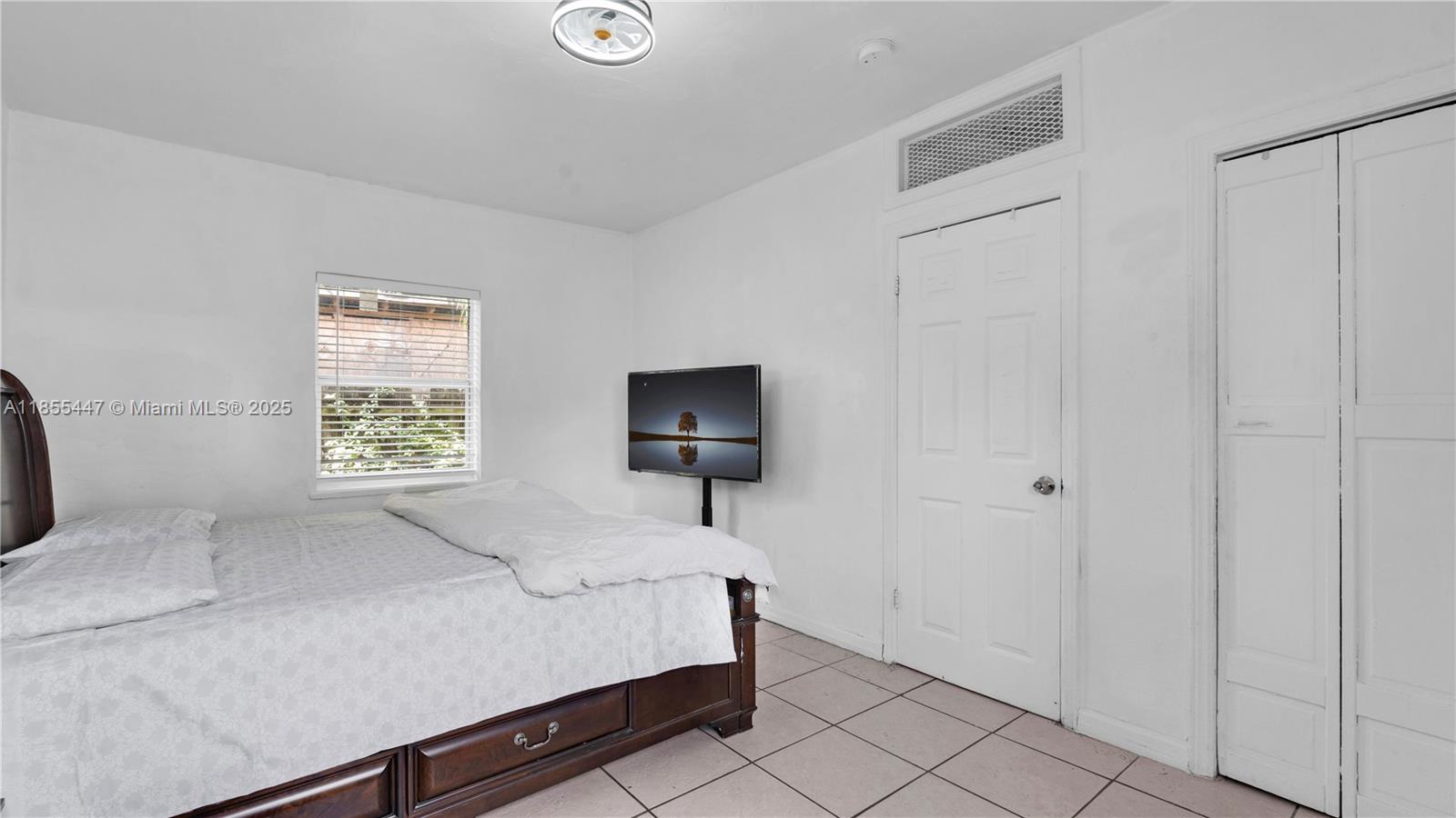 See details / 1656 sq. ft. $ 2025-08-08 0 Photo