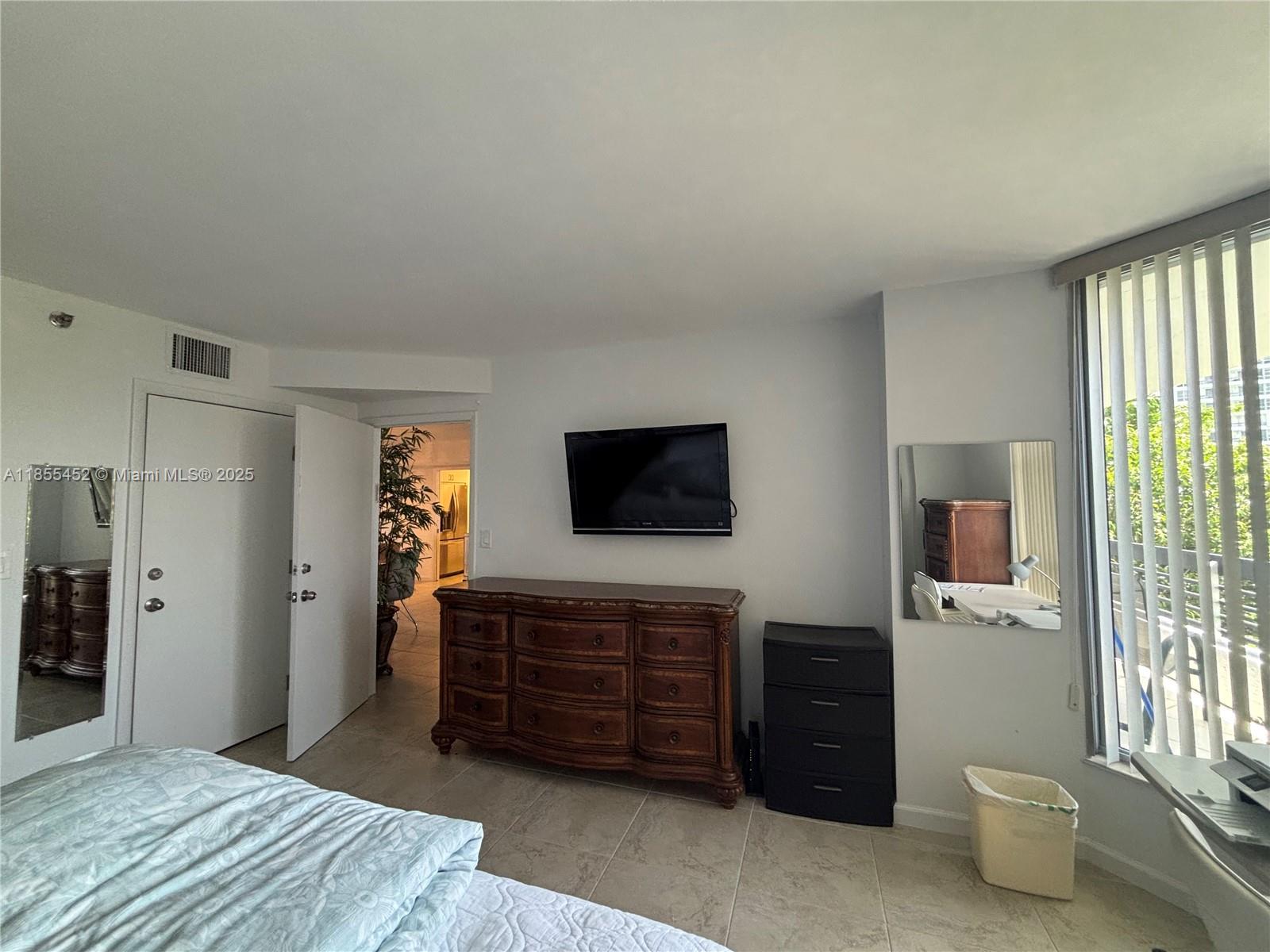 Photo of 3600 Mystic Pointe Dr  #414, Aventura, Florida, 33180 - 