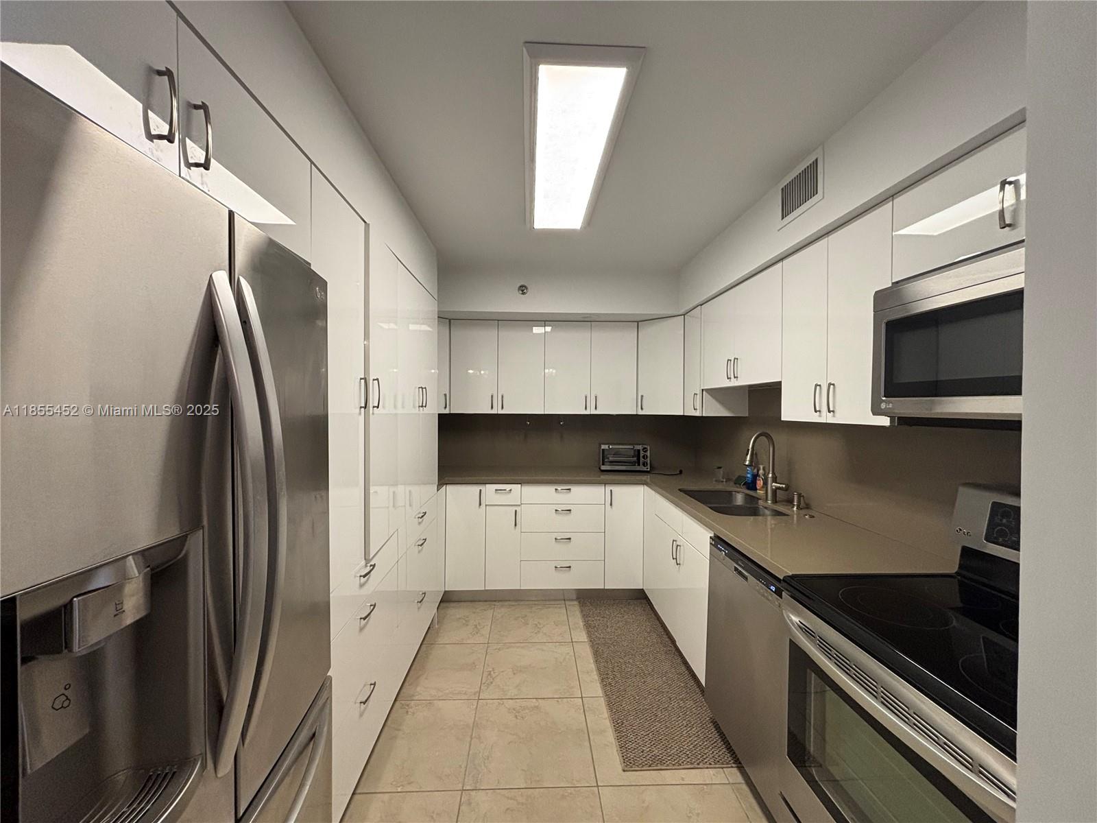 Photo of 3600 Mystic Pointe Dr  #414, Aventura, Florida, 33180 - 