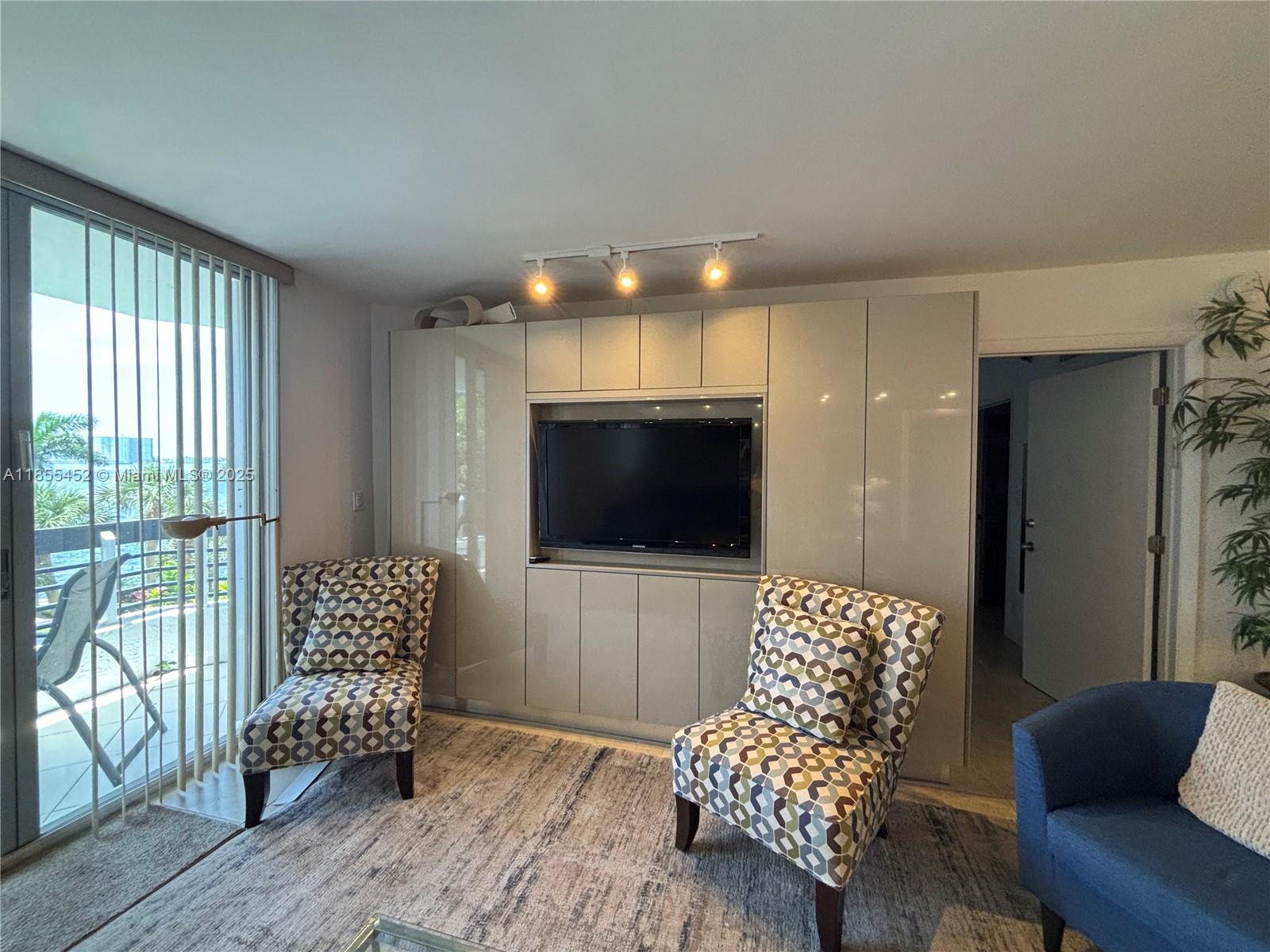 Photo of 3600 Mystic Pointe Dr  #414, Aventura, Florida, 33180 - 