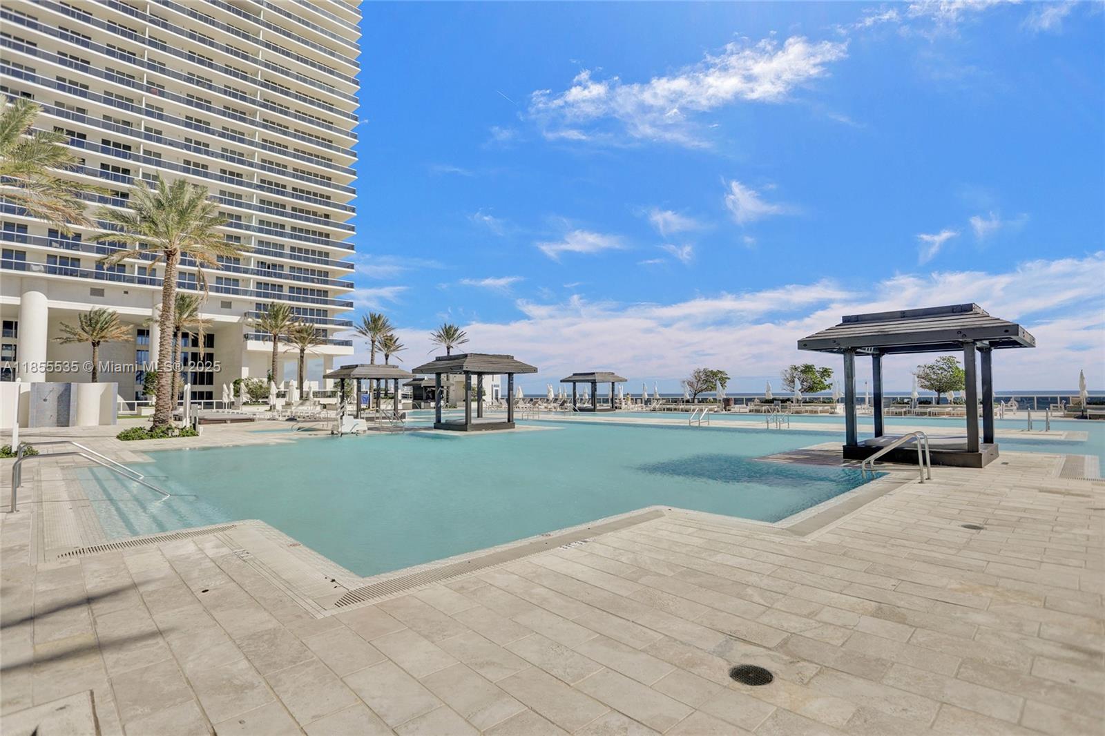 See details 1201 3 / 3 2078 sq. ft. $ 2025-08-08 0 Photo