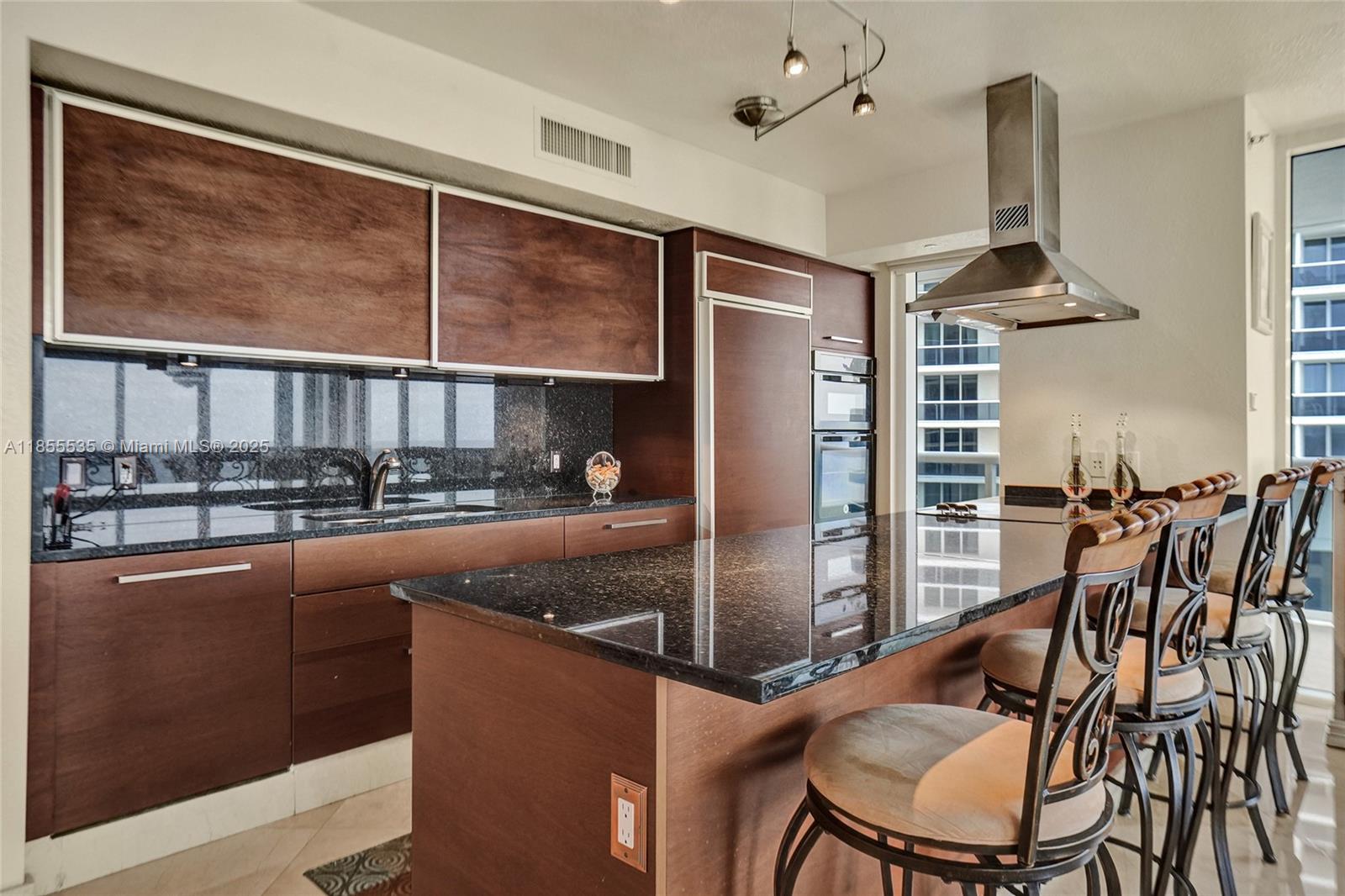 See details 1201 3 / 3 2078 sq. ft. $ 2025-08-08 0 Photo
