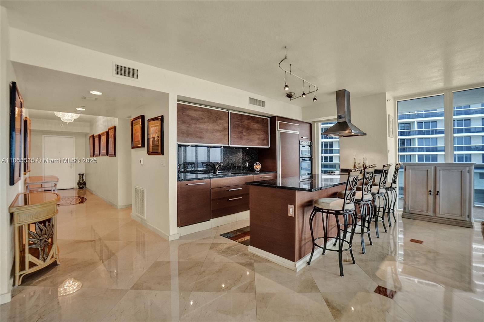 See details 1201 3 / 3 2078 sq. ft. $ 2025-08-08 0 Photo