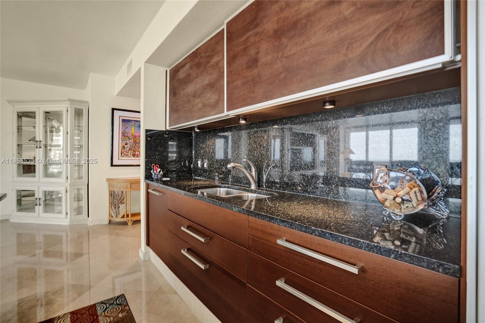 See details 1201 3 / 3 2078 sq. ft. $ 2025-08-08 0 Photo