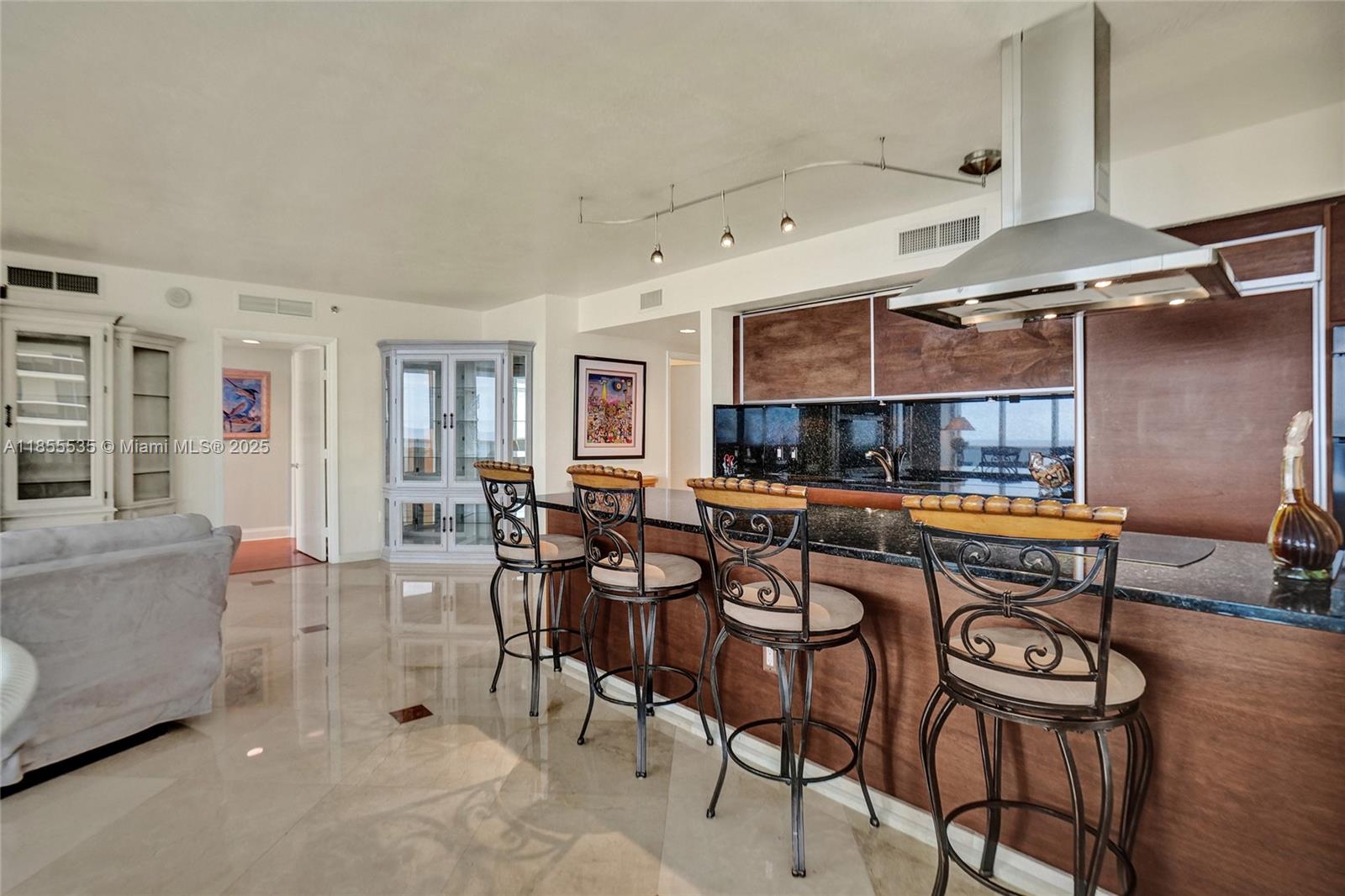 See details 1201 3 / 3 2078 sq. ft. $ 2025-08-08 0 Photo