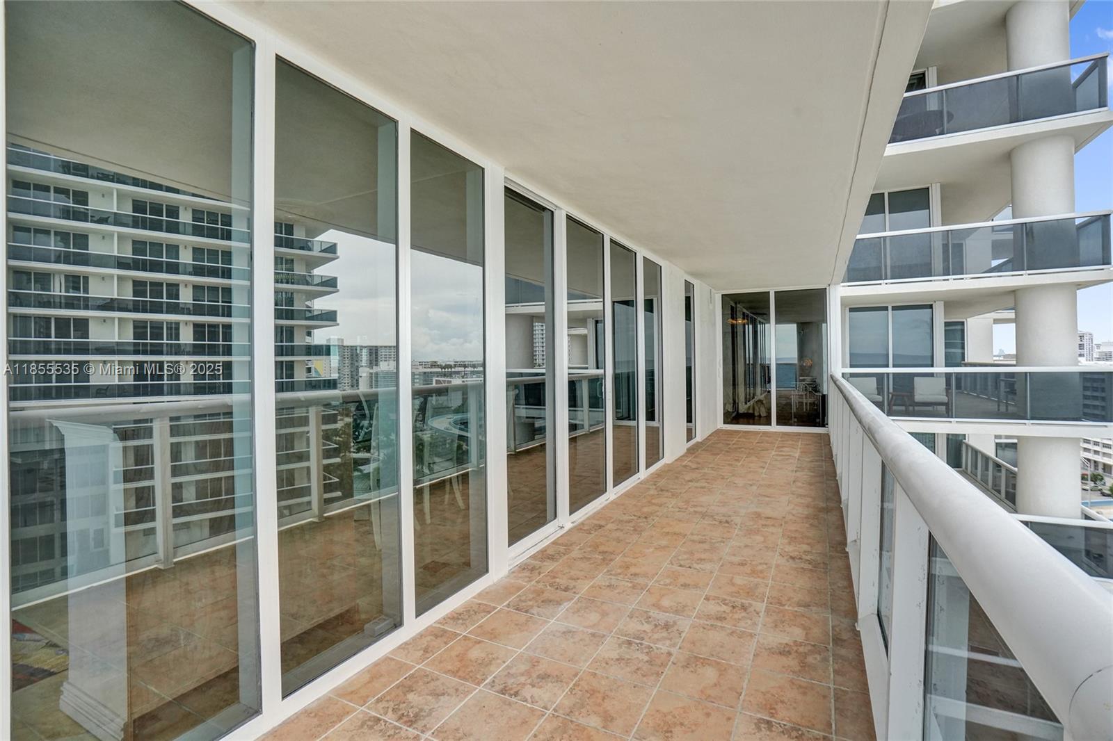 See details 1201 3 / 3 2078 sq. ft. $ 2025-08-08 0 Photo